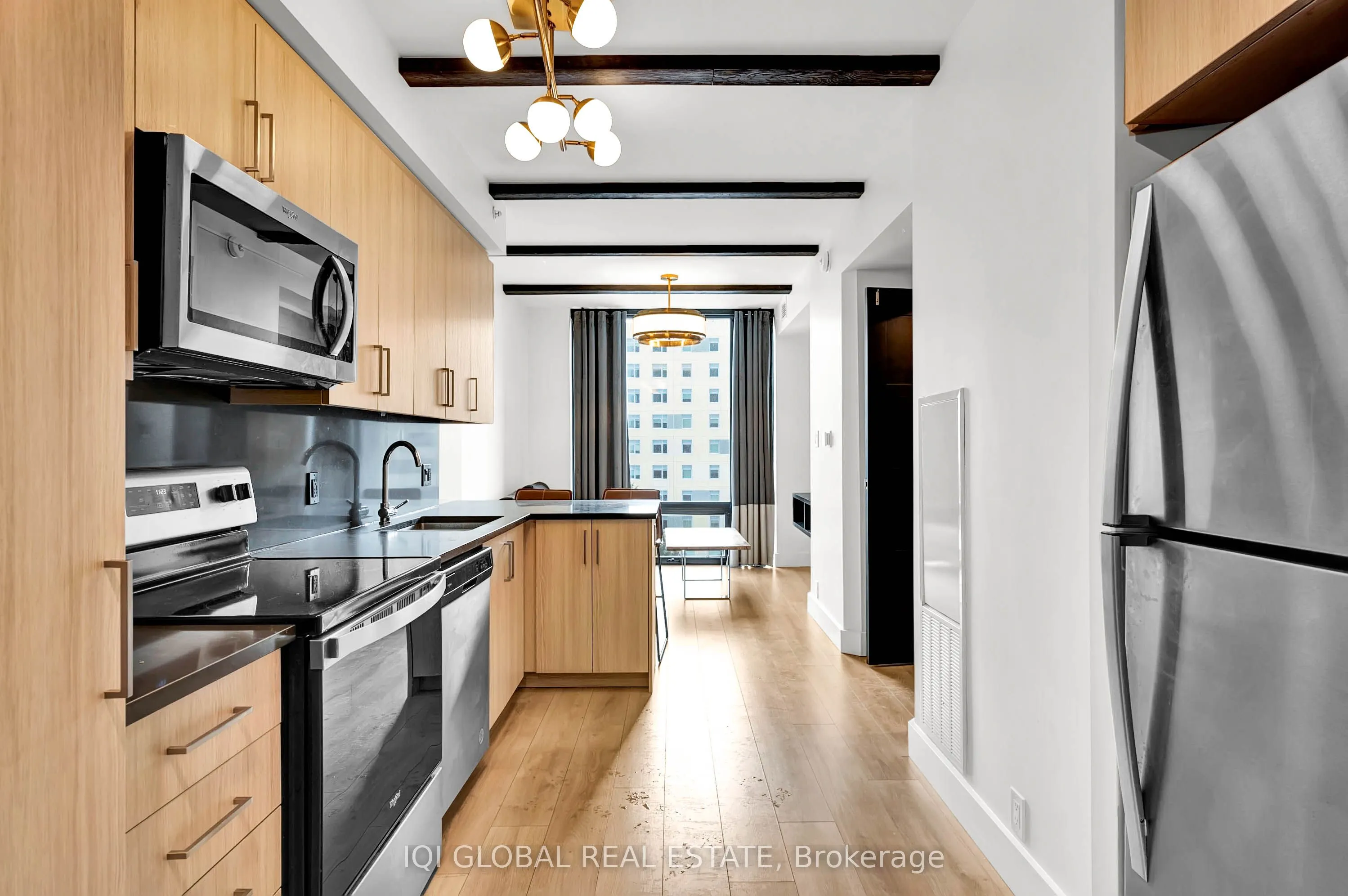 145 Columbia Street W, #736