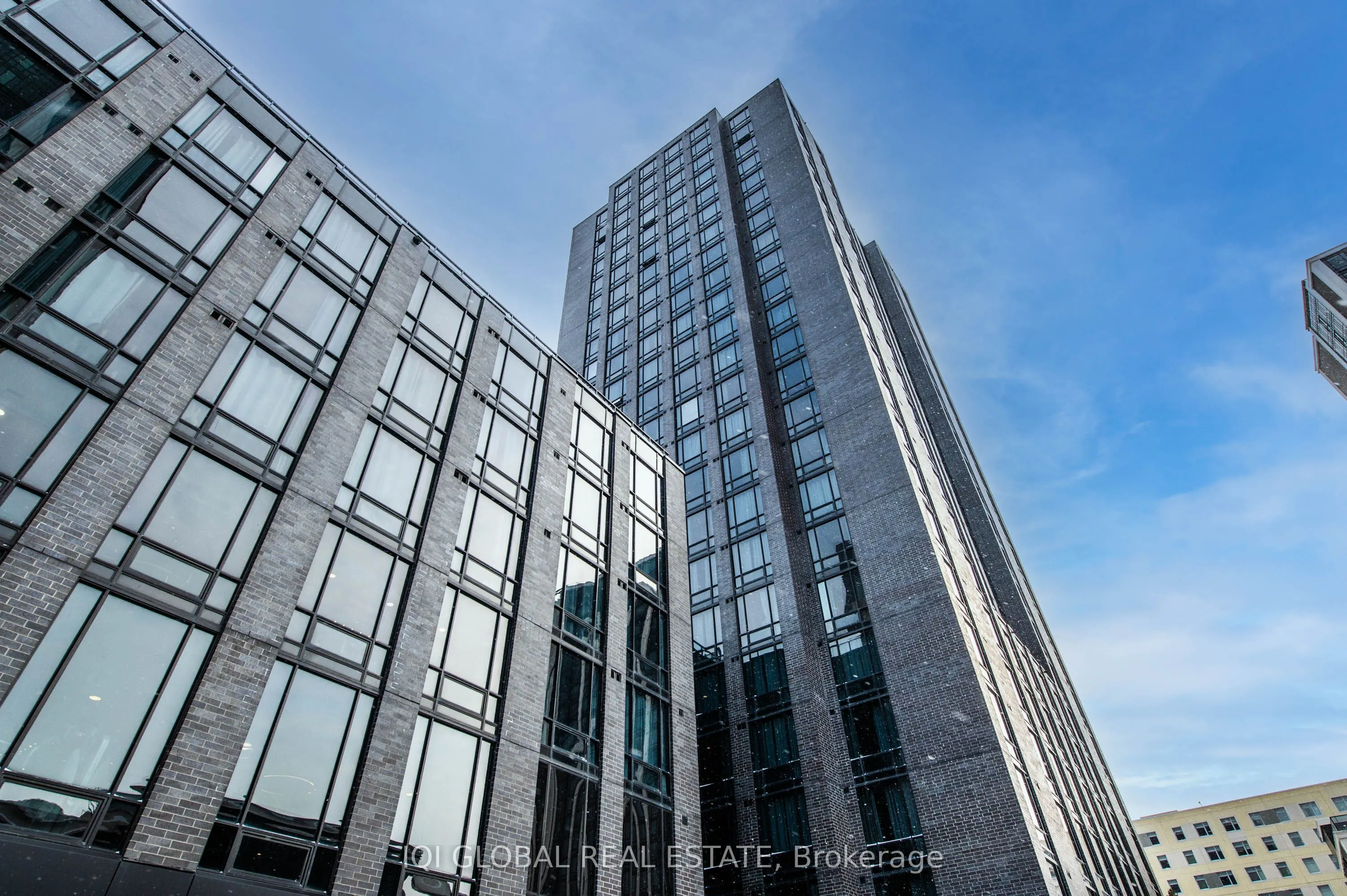 145 Columbia Street W, #736