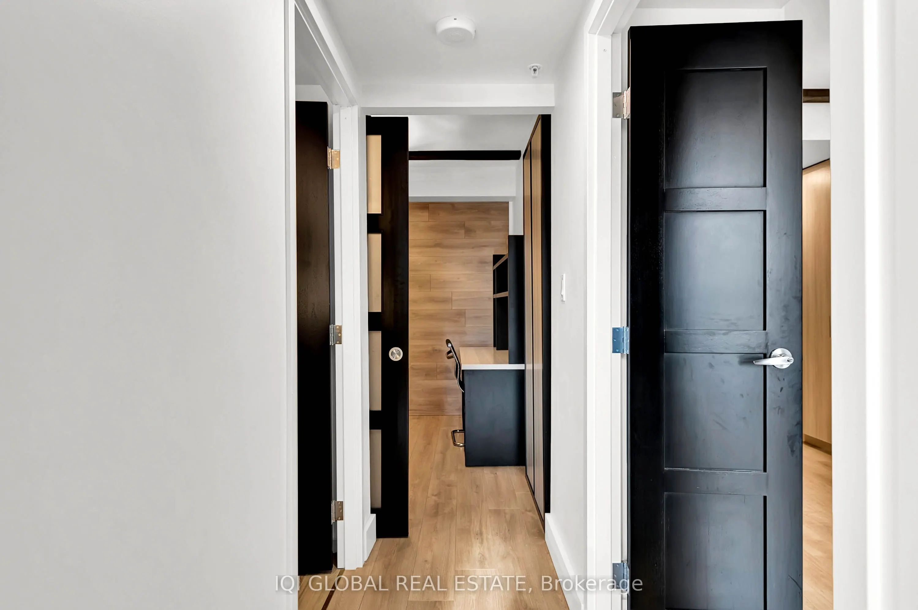 145 Columbia Street W, #736