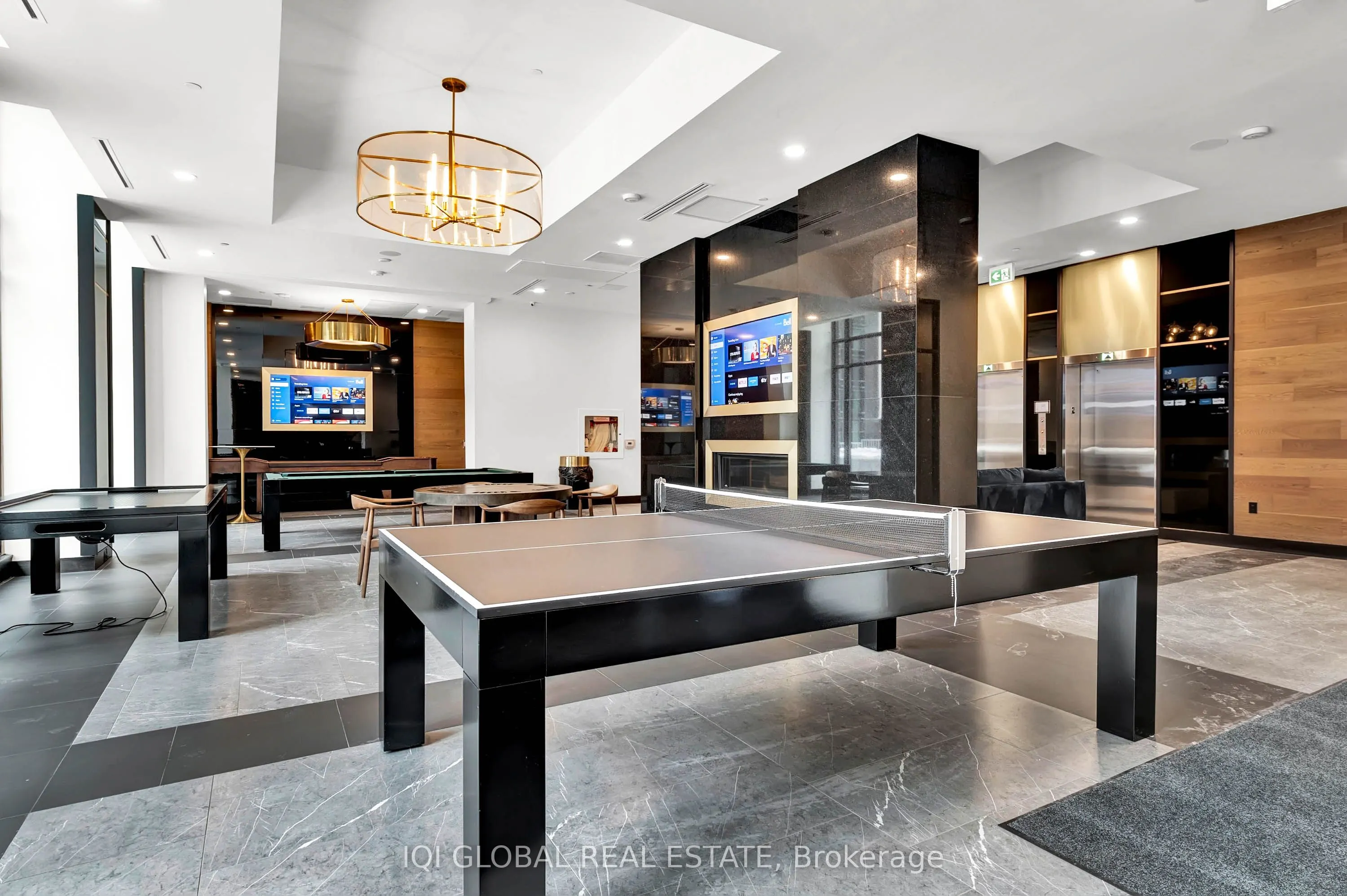 145 Columbia Street W, #736