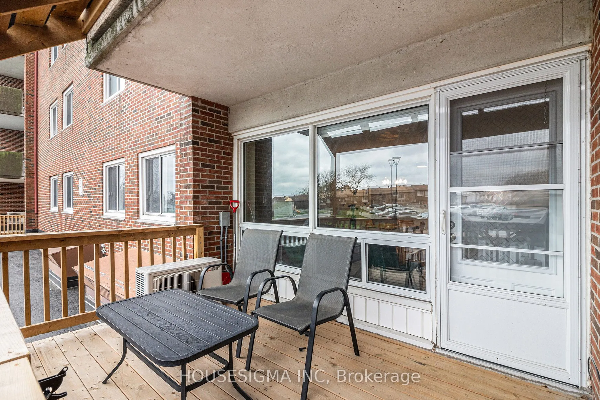 915 Elmsmere Road, #113