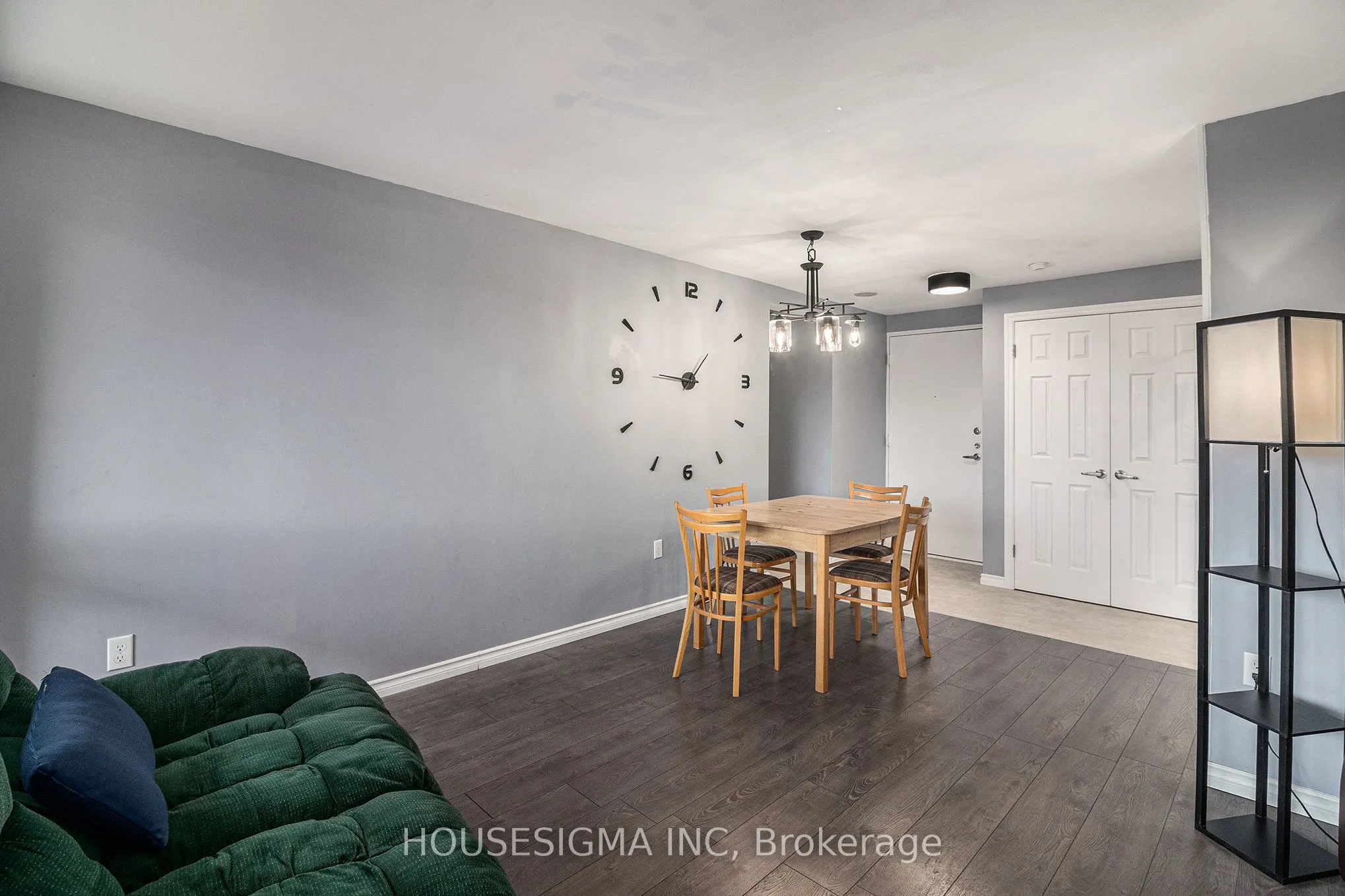 915 Elmsmere Road, #113