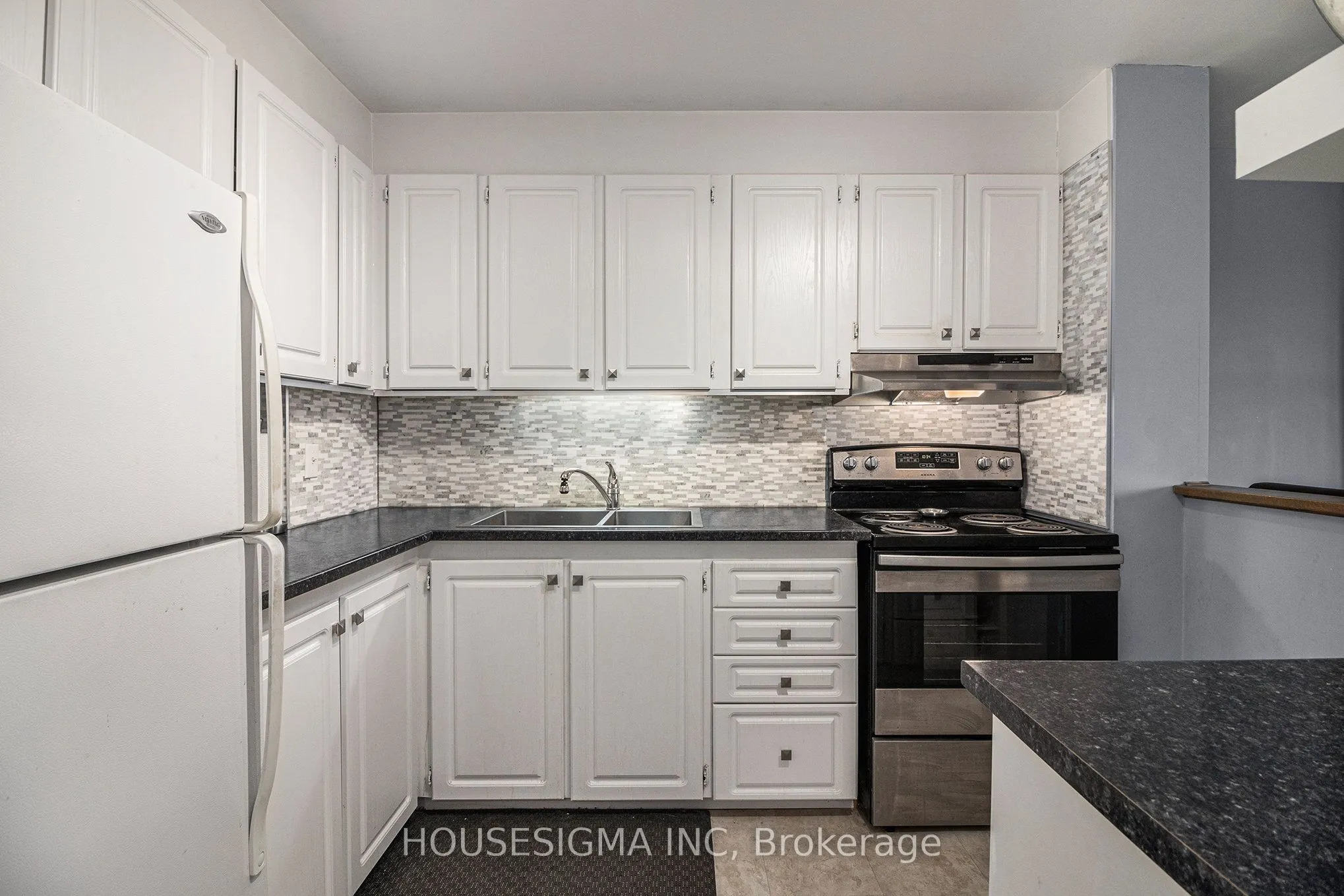 915 Elmsmere Road, #113