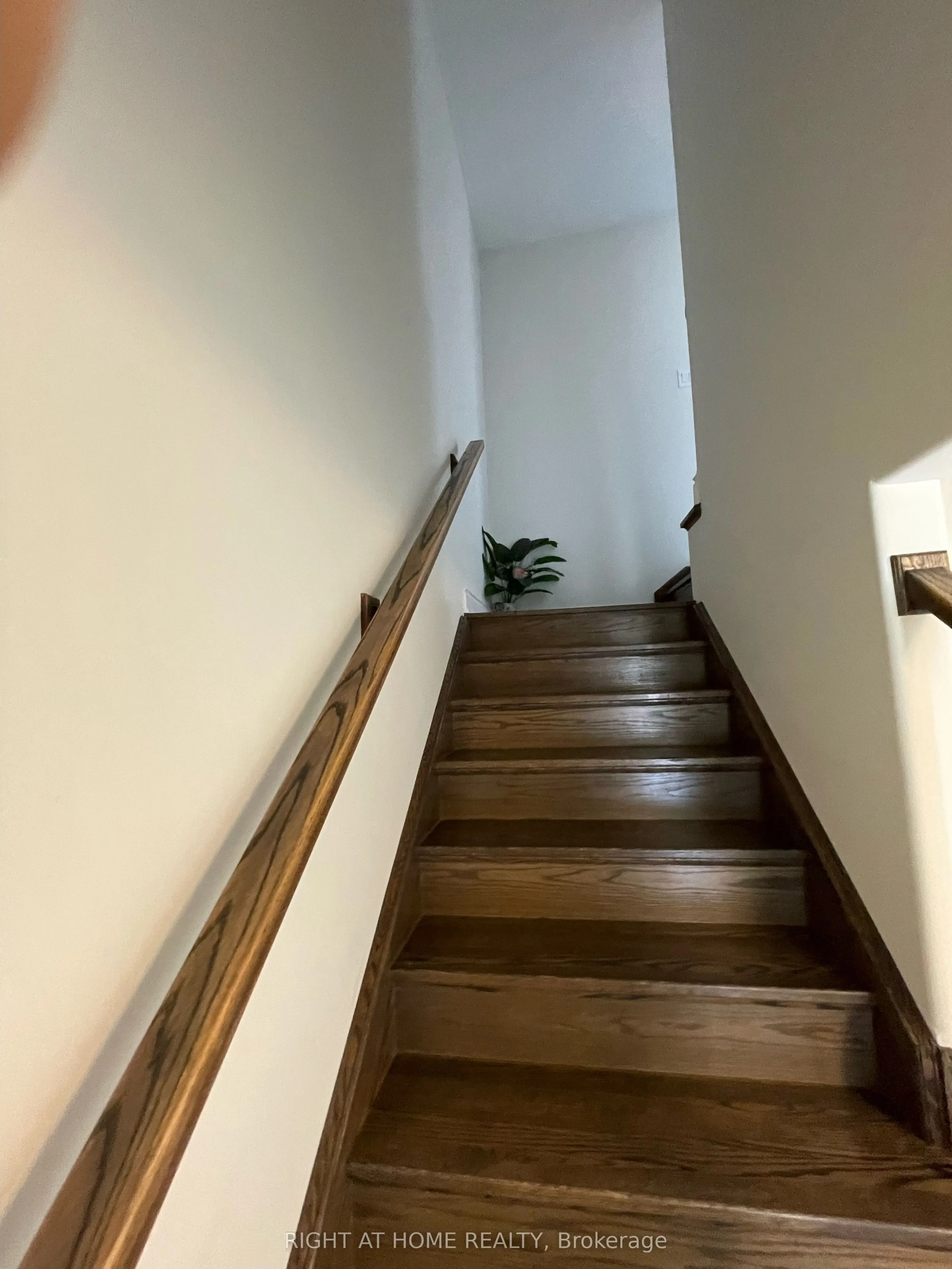 292 Noftall Gardens