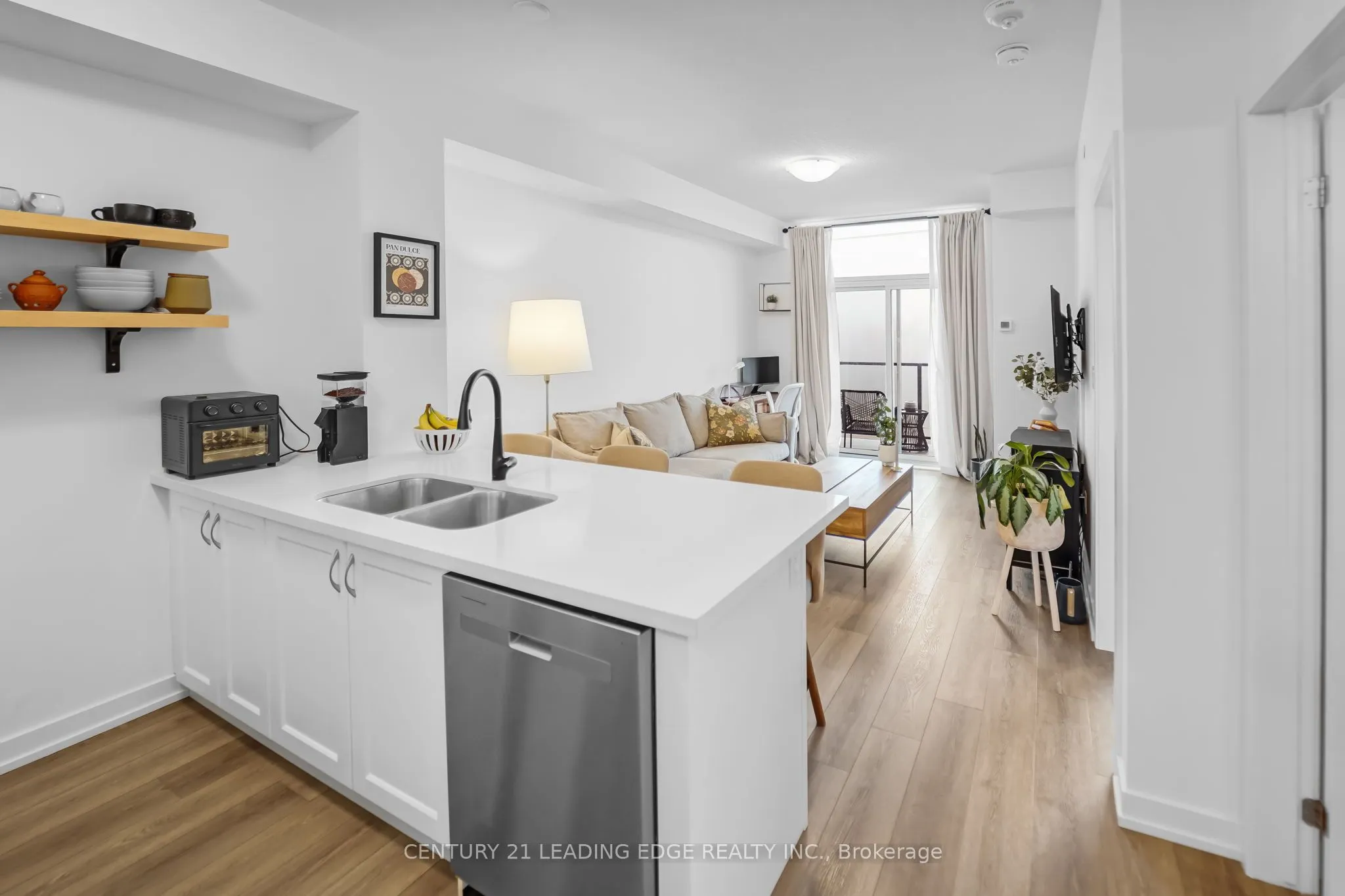 460 Dundas Street E, #313