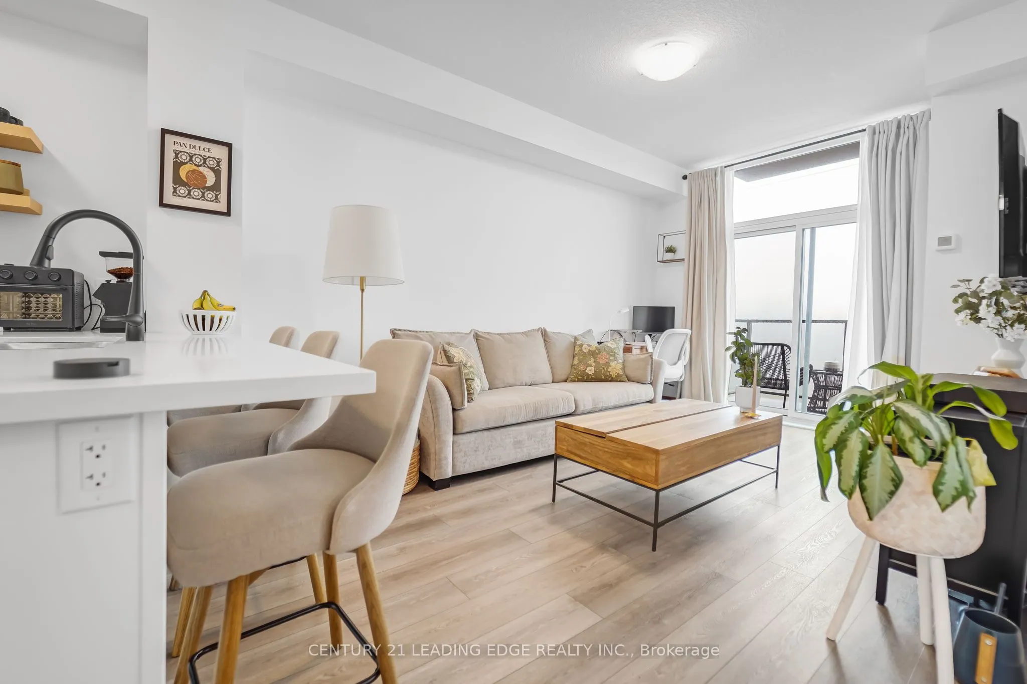 460 Dundas Street E, #313
