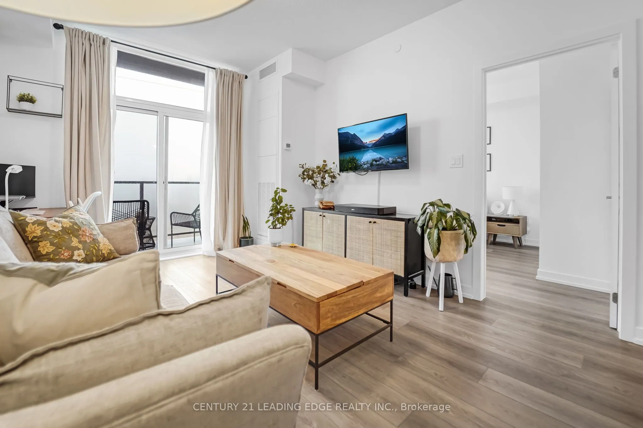 460 Dundas Street E, #313