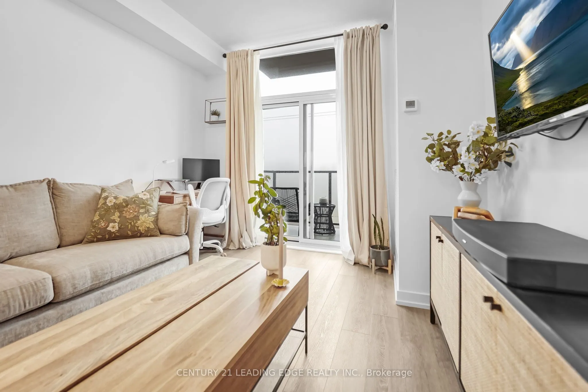 460 Dundas Street E, #313