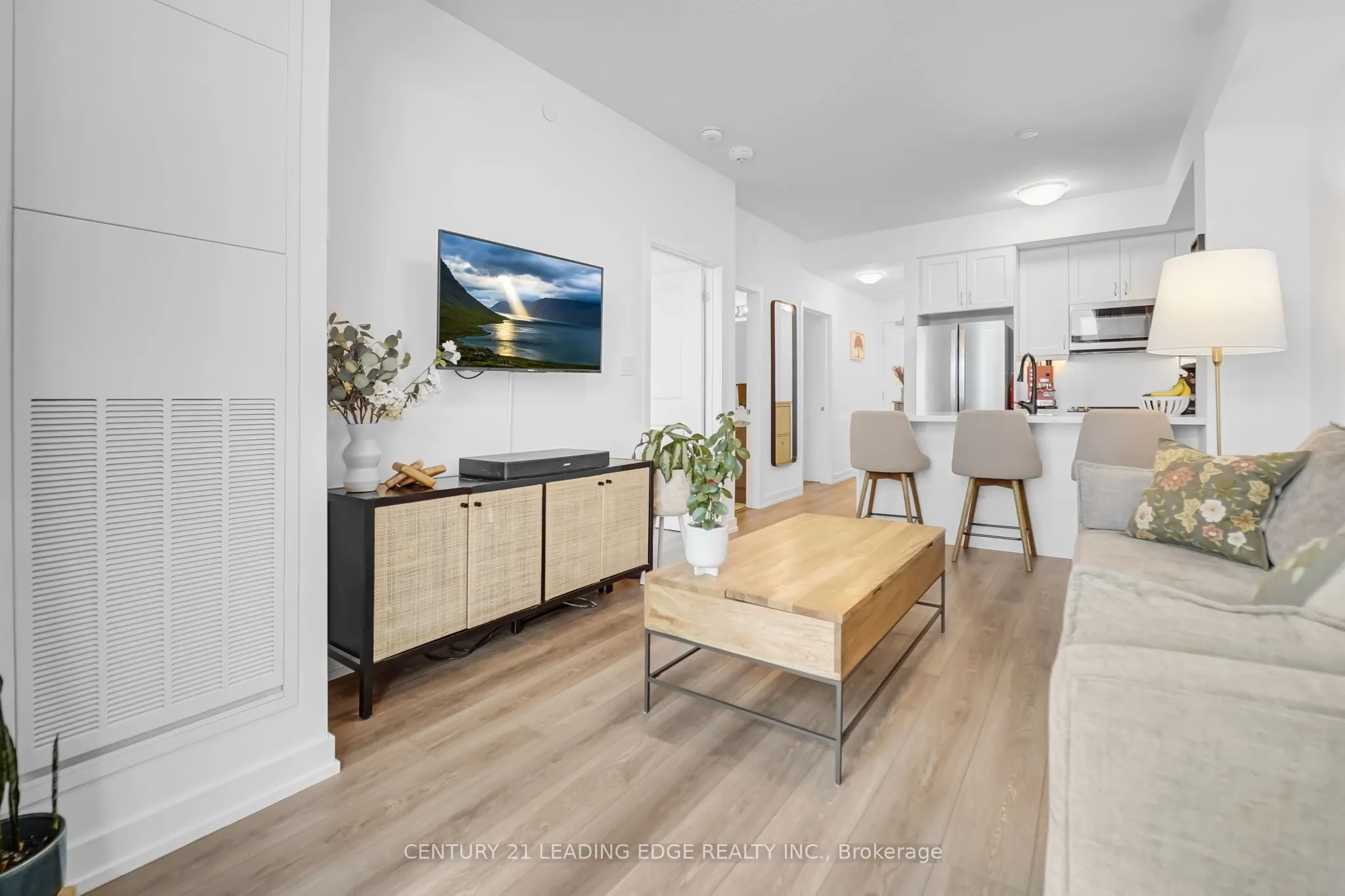 460 Dundas Street E, #313