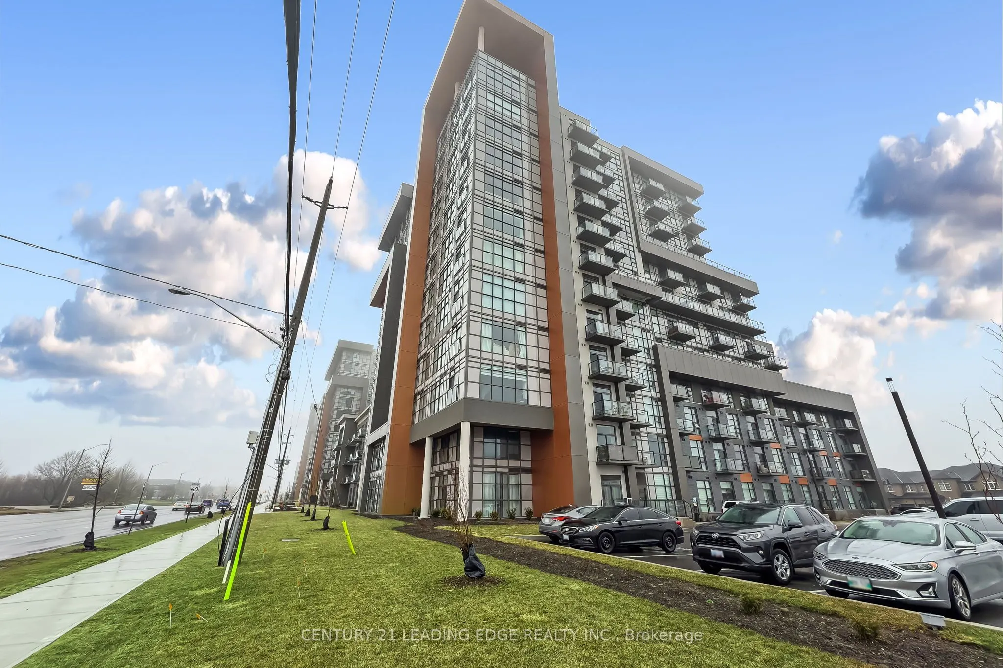 460 Dundas Street E, #313