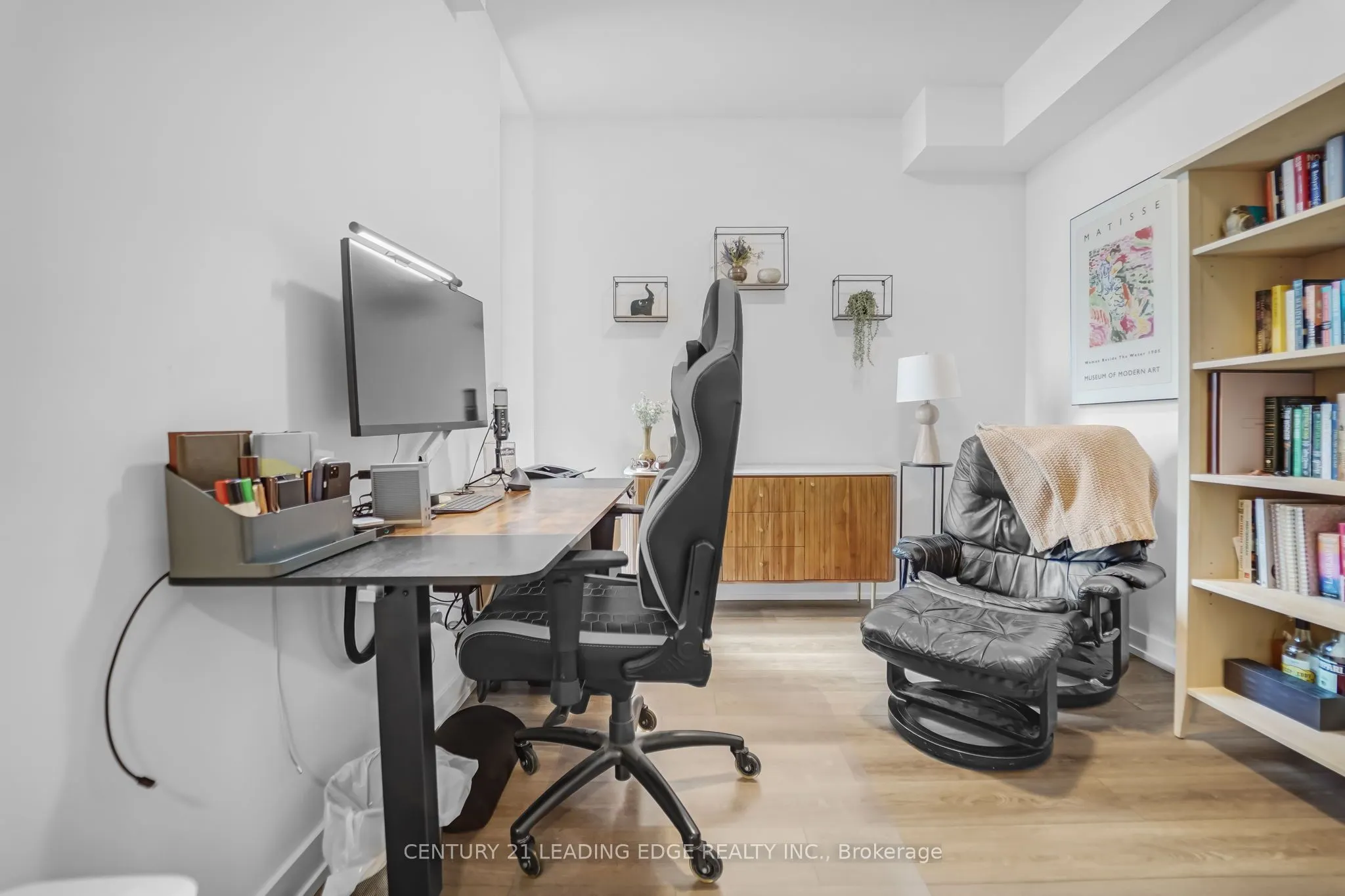 460 Dundas Street E, #313