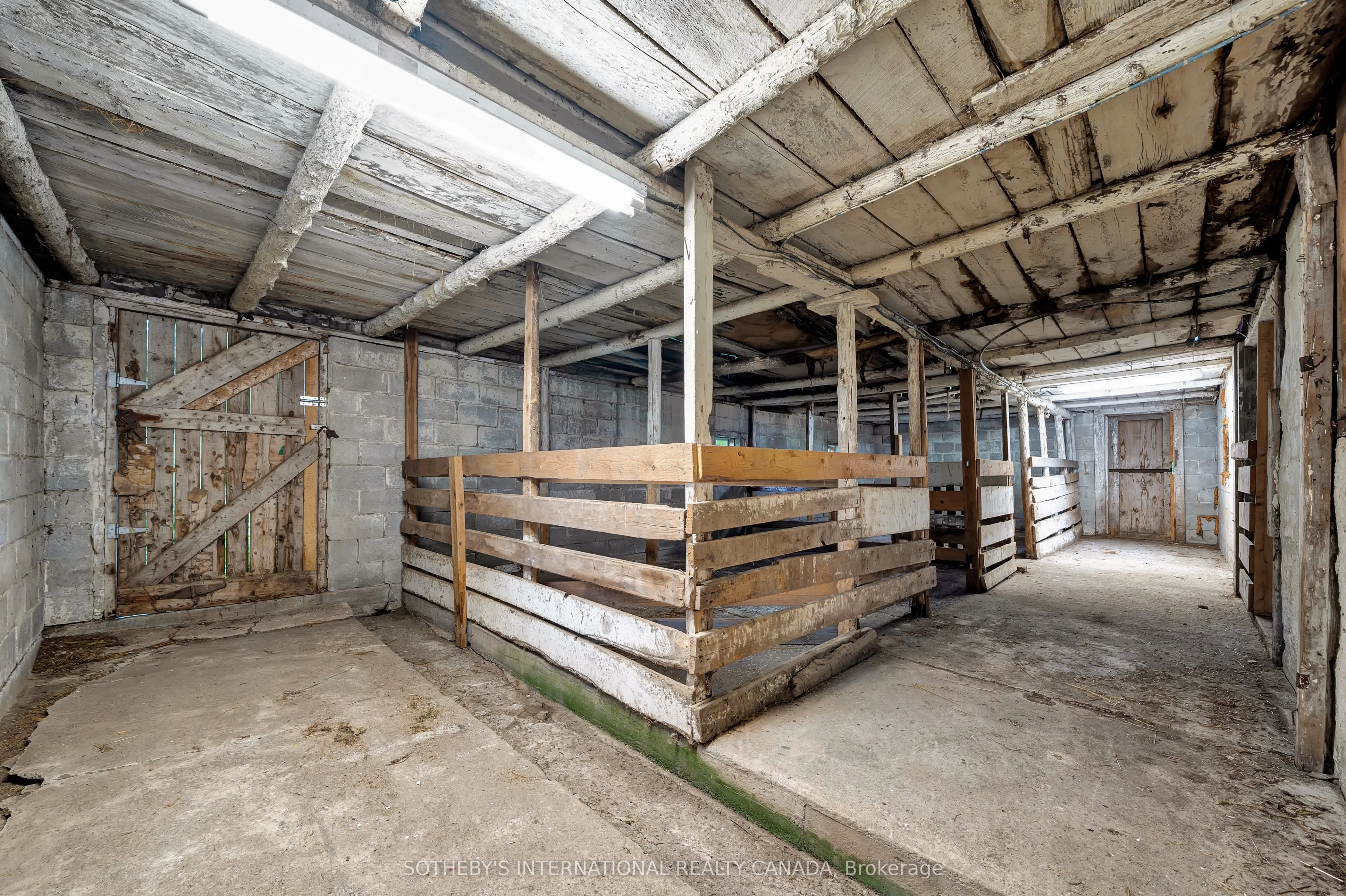 2965 Centre Line Road