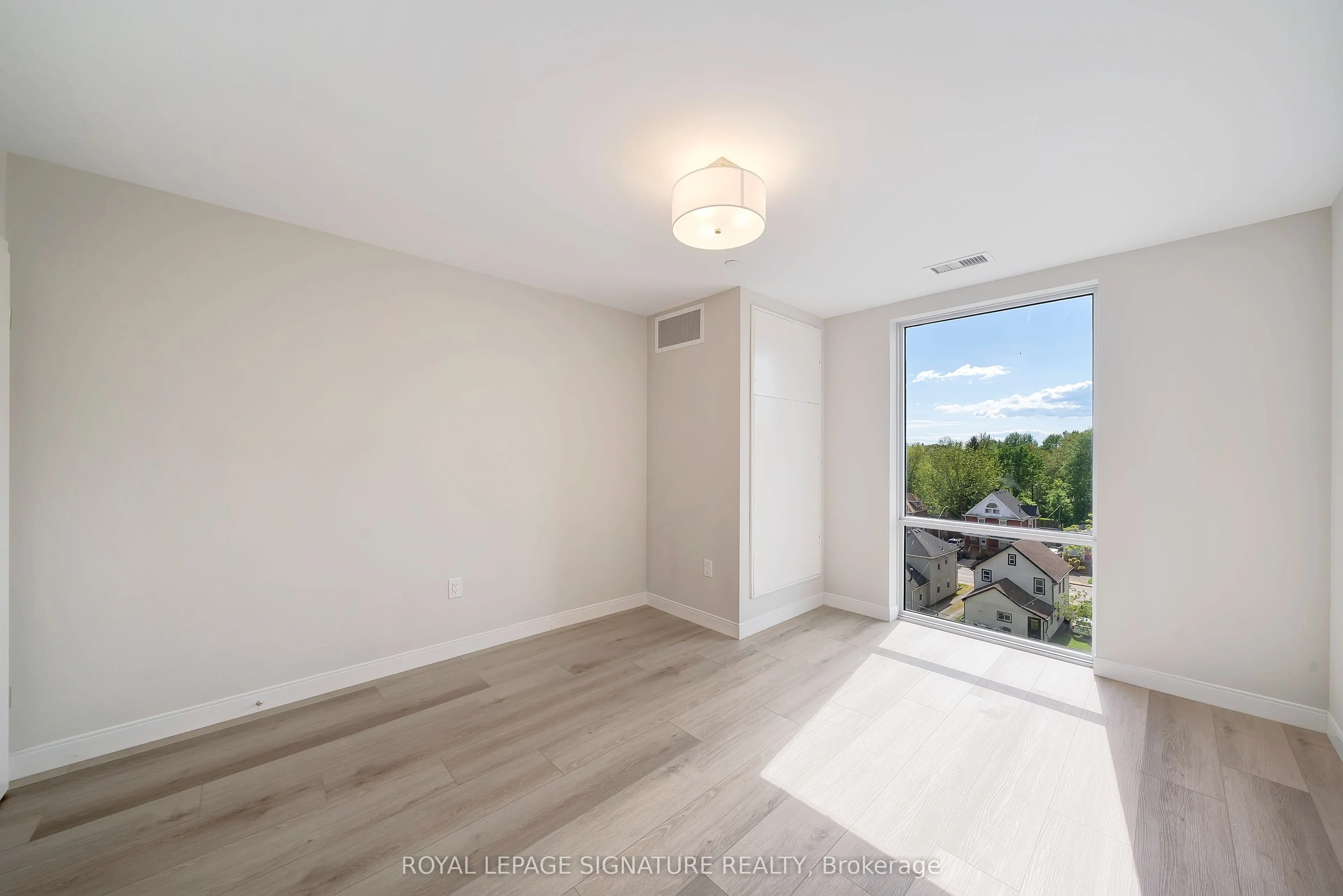 118 West Street #502
