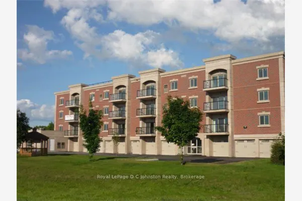 221 Adelaide Street, #202