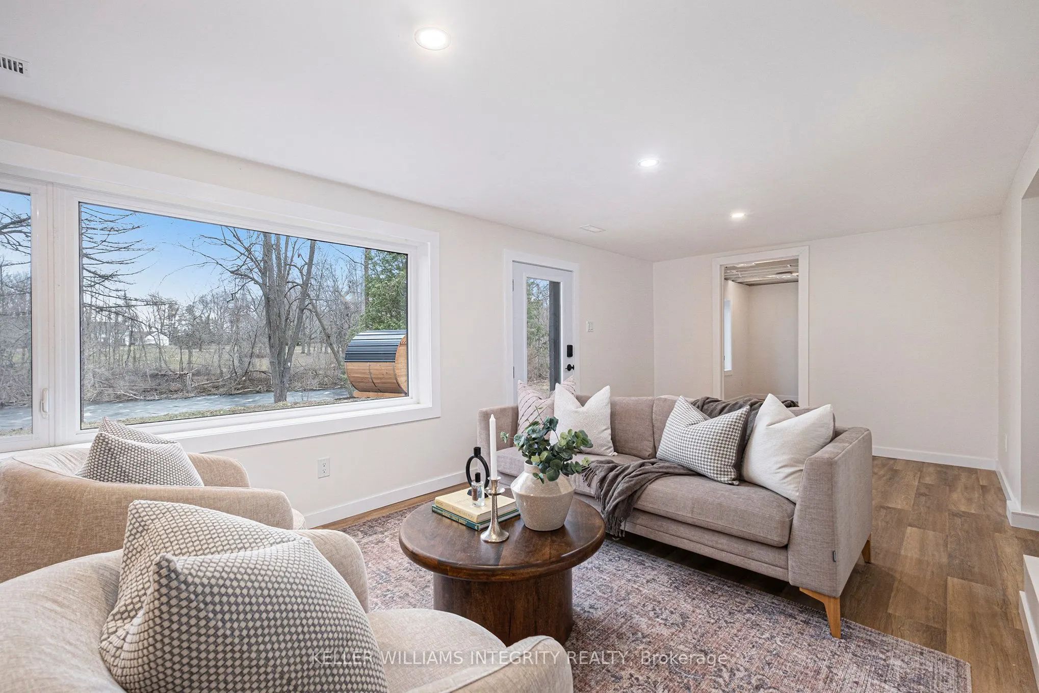 17 Lockview Road