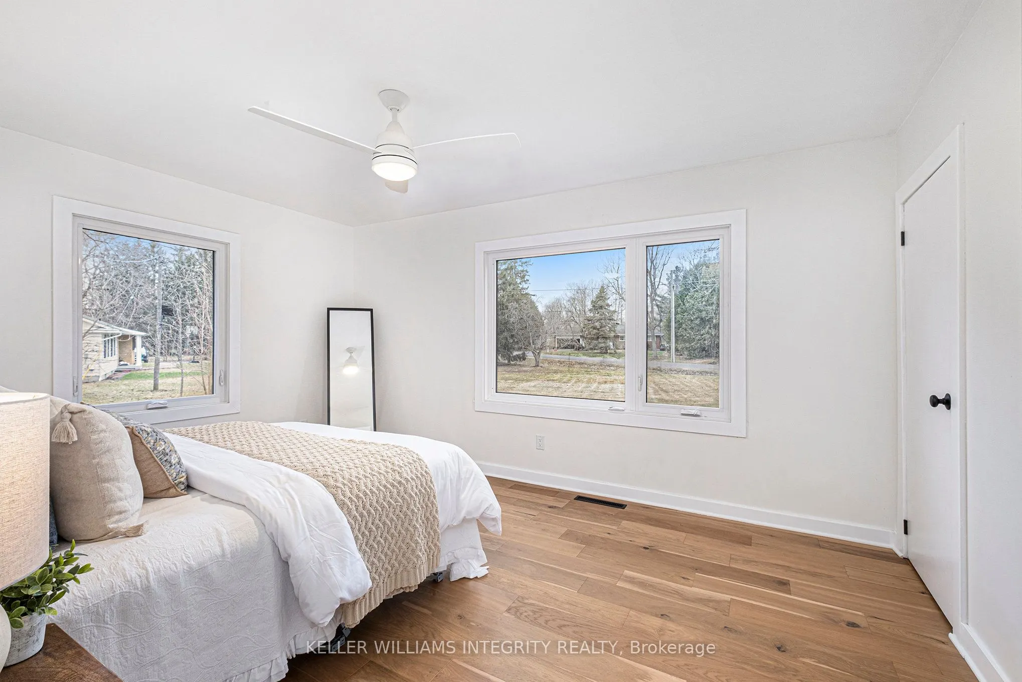 17 Lockview Road