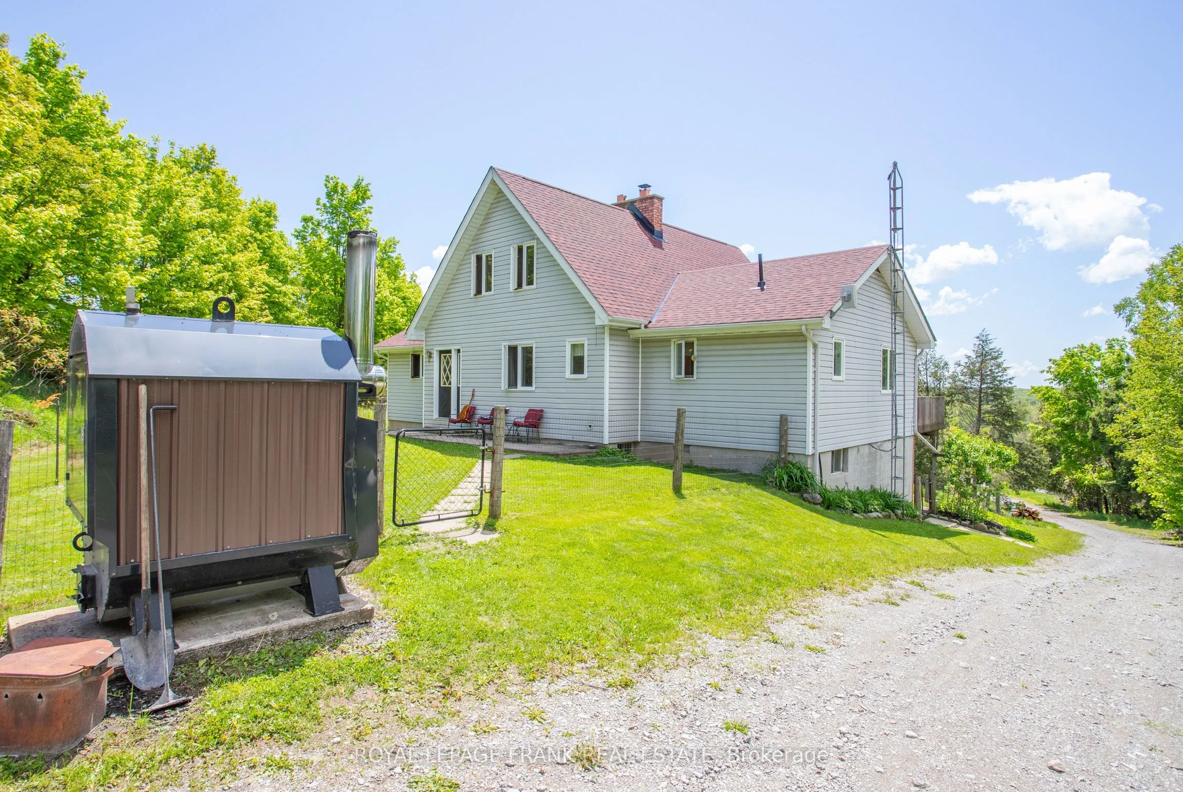 884 Centre Line Road
