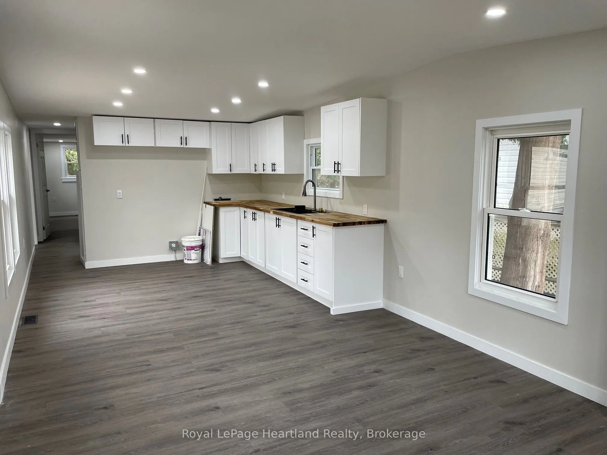 16 BLOOMSBURY Drive, #16