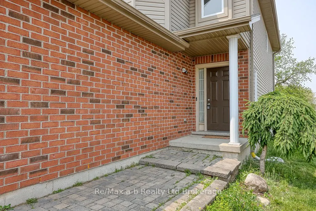 61 Kerr Crescent