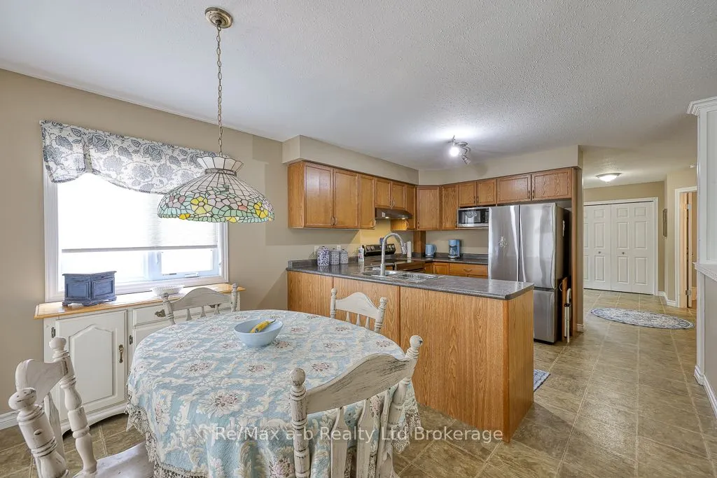61 Kerr Crescent