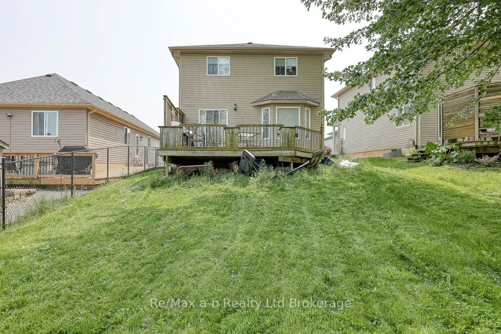 61 Kerr Crescent