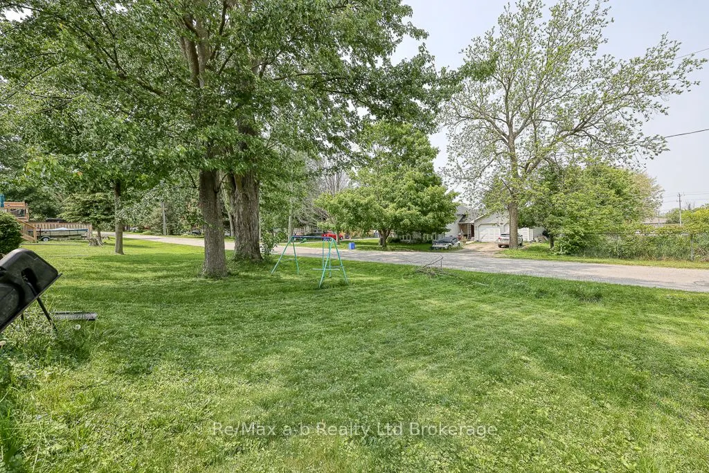 61 Kerr Crescent