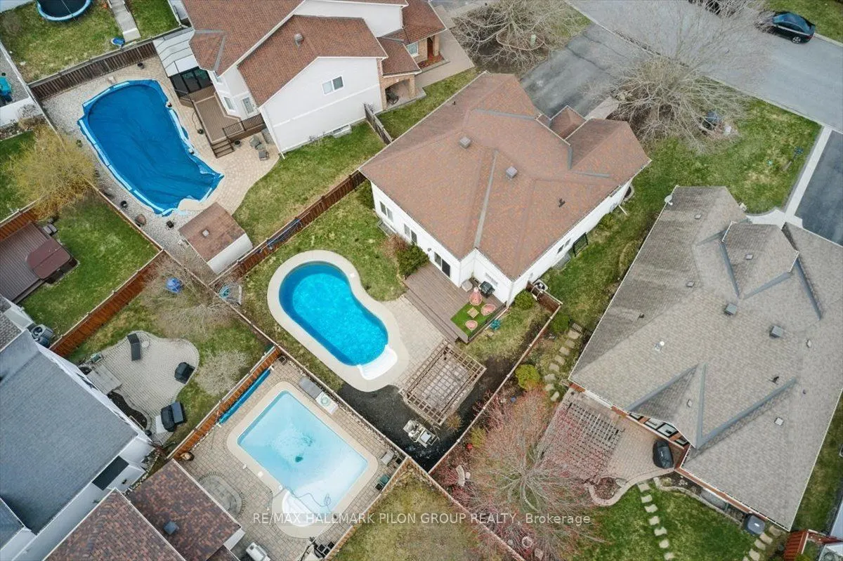 10 Maybrook Place