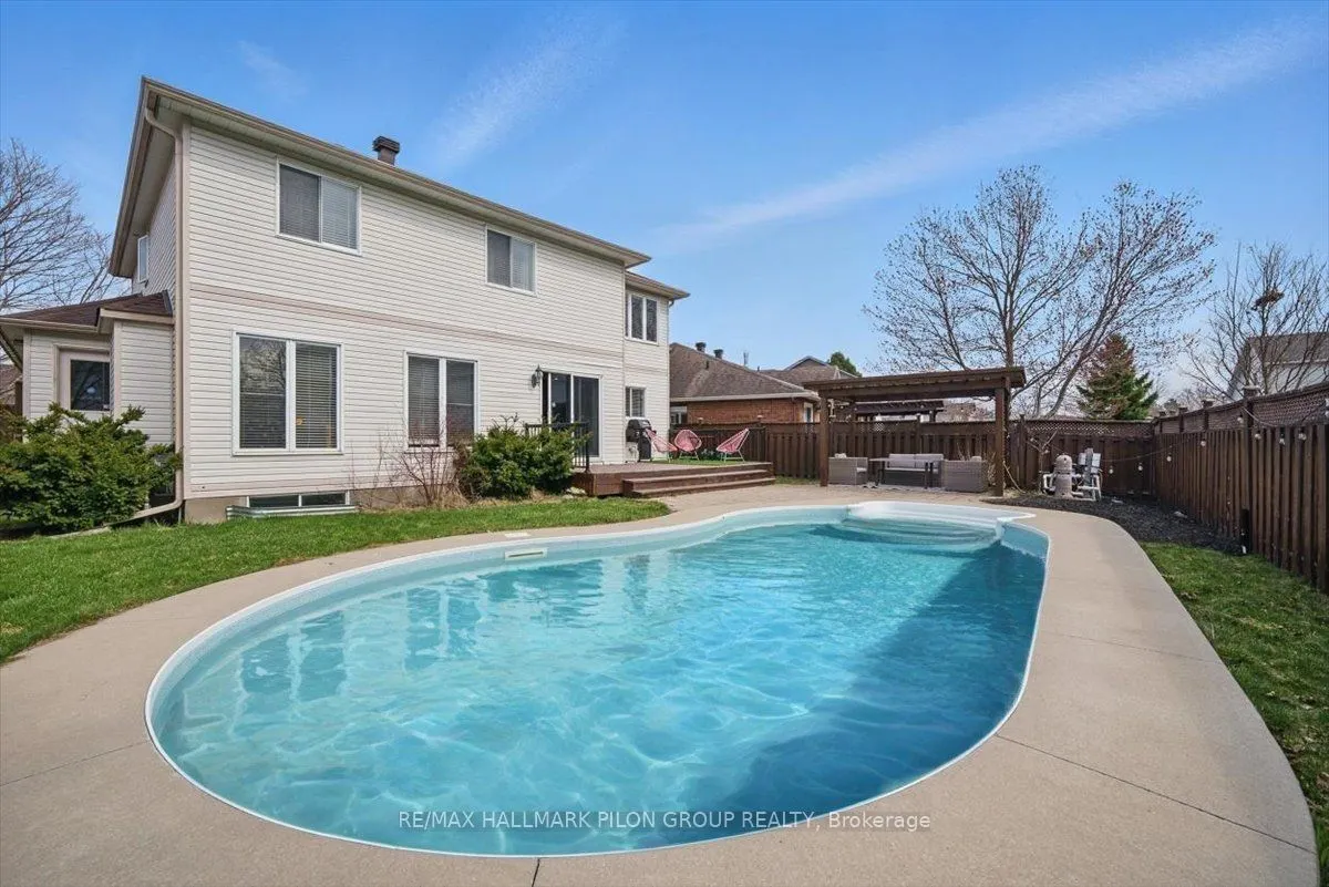 10 Maybrook Place