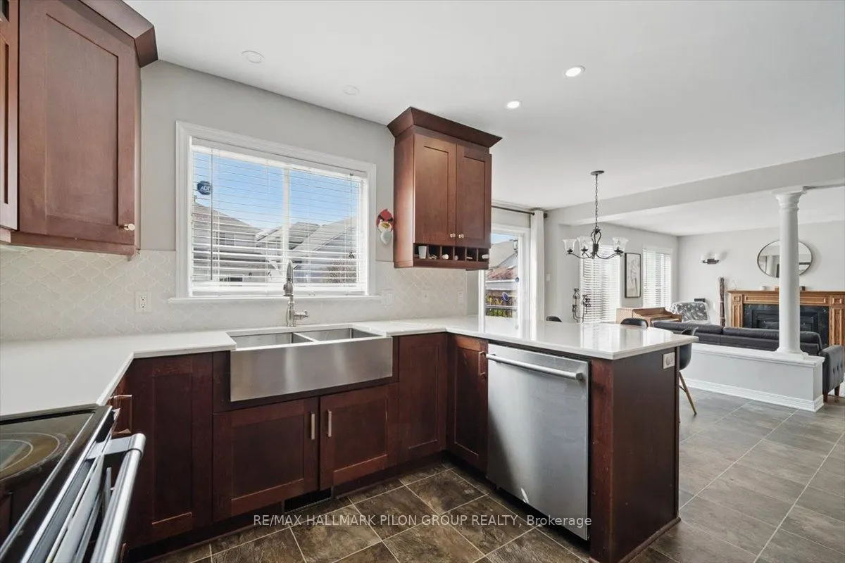 10 Maybrook Place