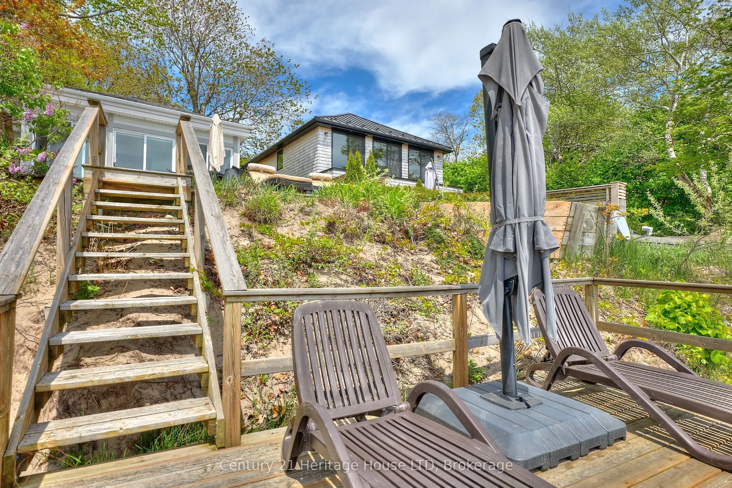 2901 Vimy Road