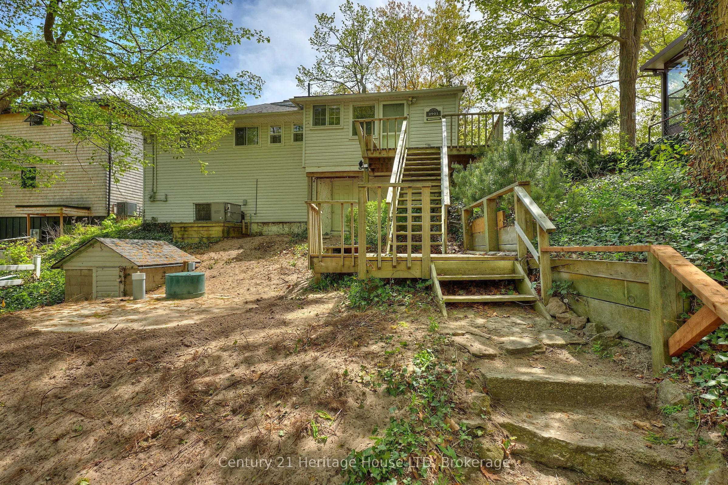 2901 Vimy Road