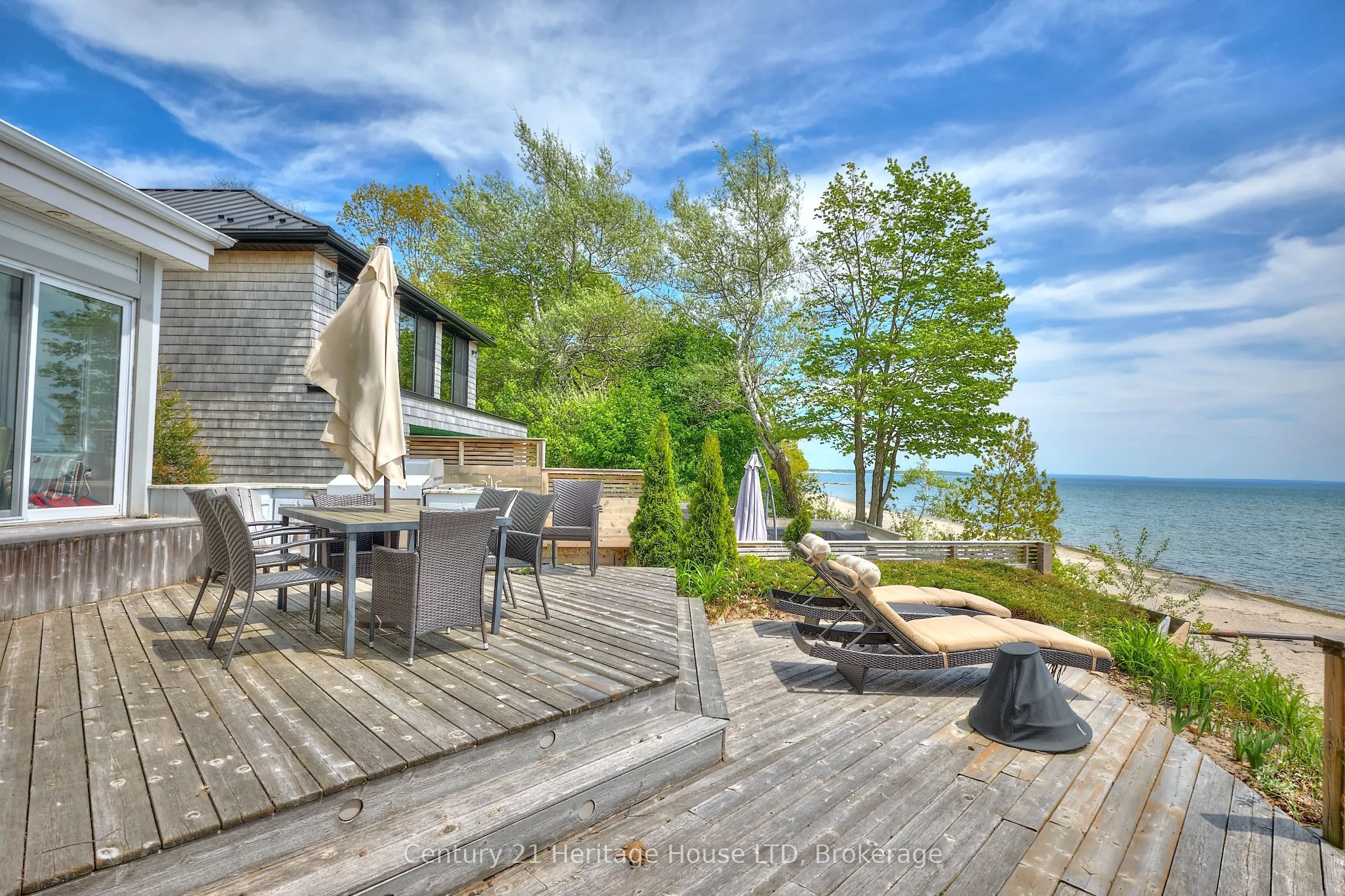 2901 Vimy Road