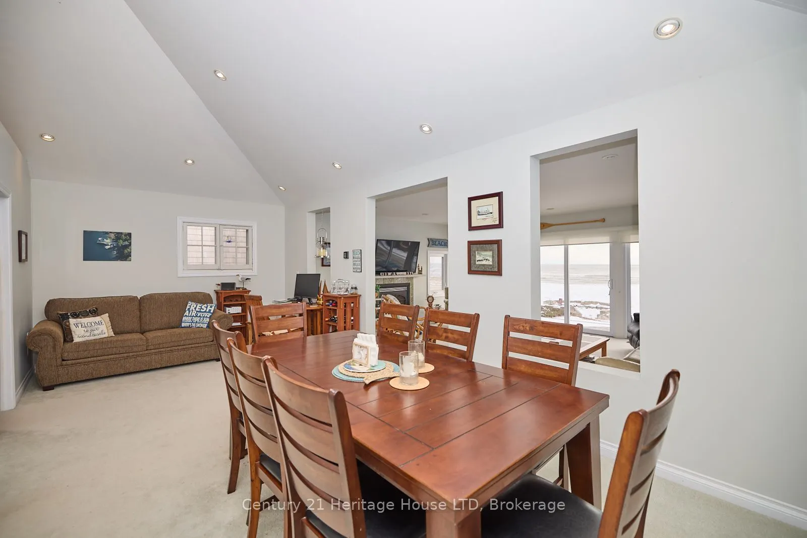 2901 Vimy Road
