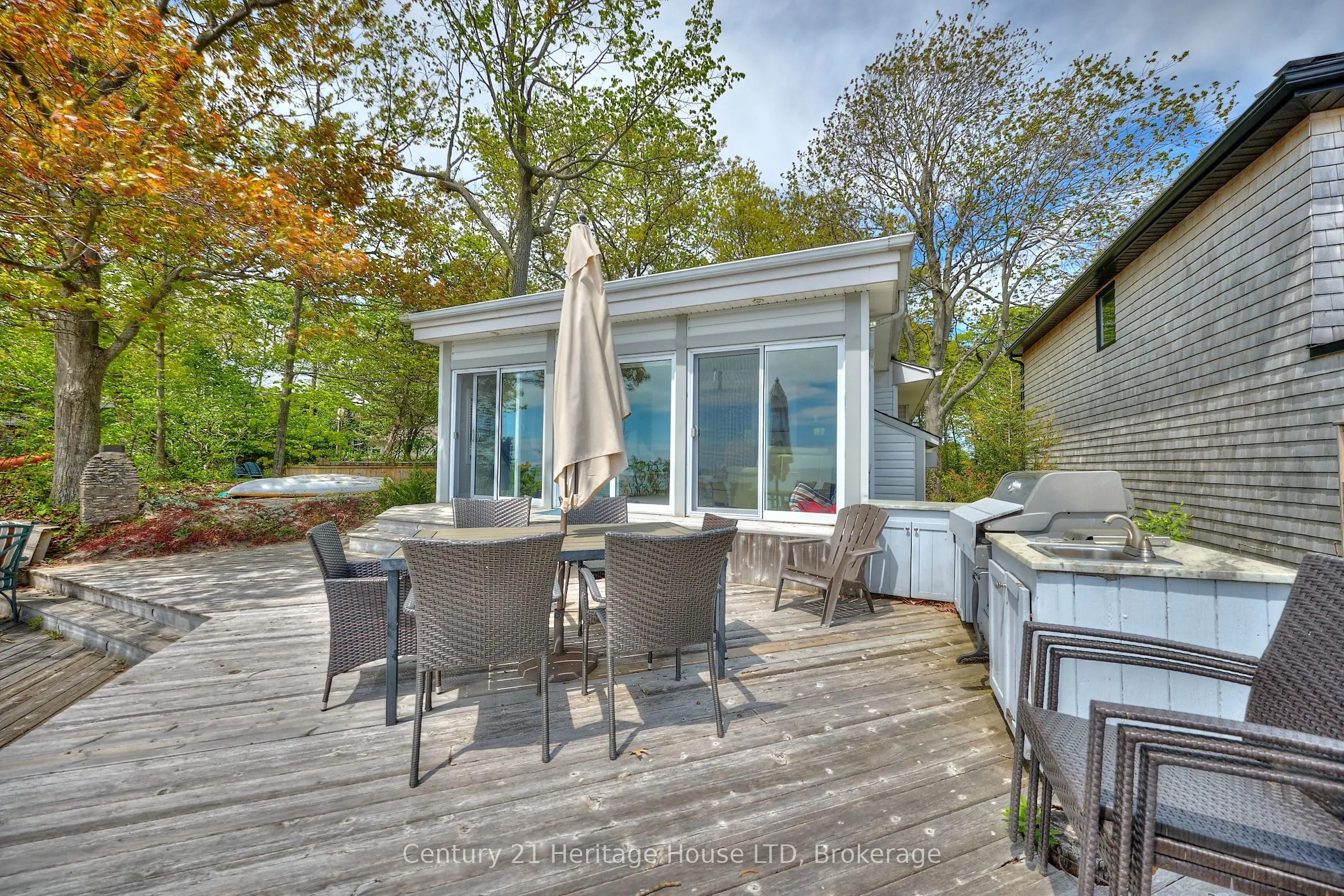 2901 Vimy Road