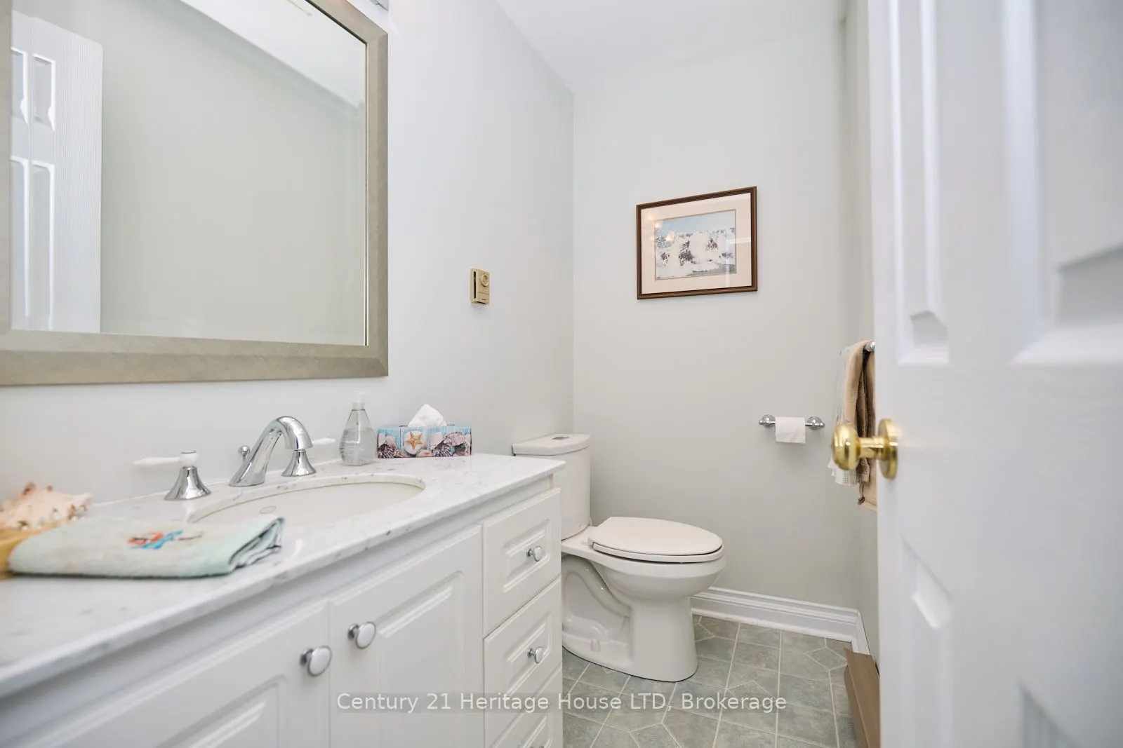 2901 Vimy Road