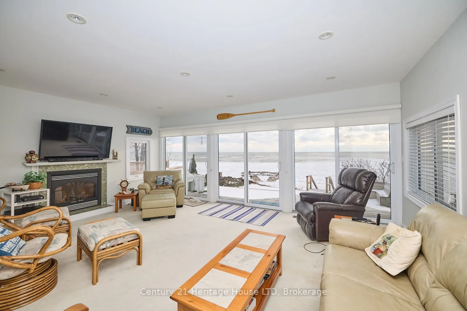 2901 Vimy Road