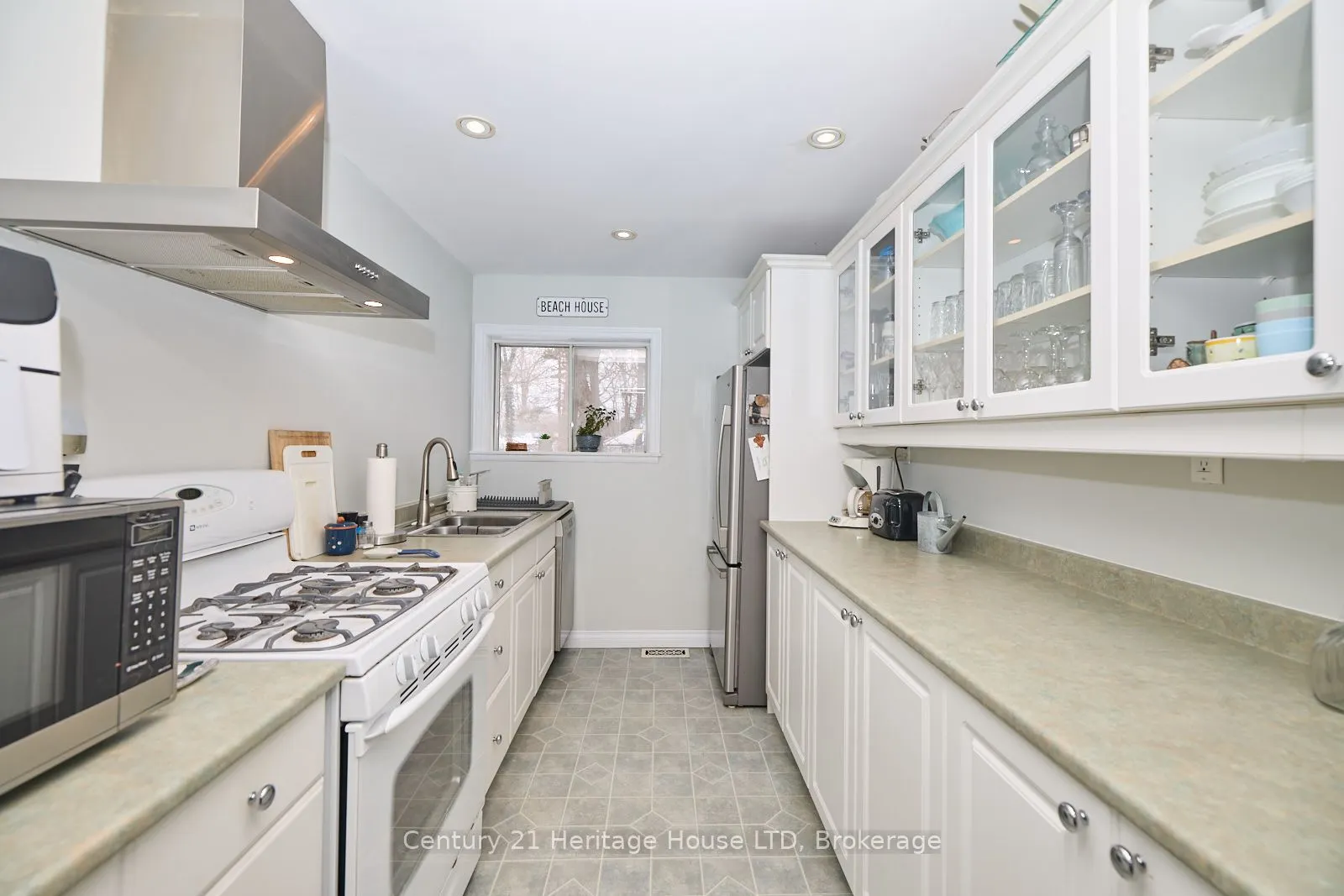 2901 Vimy Road