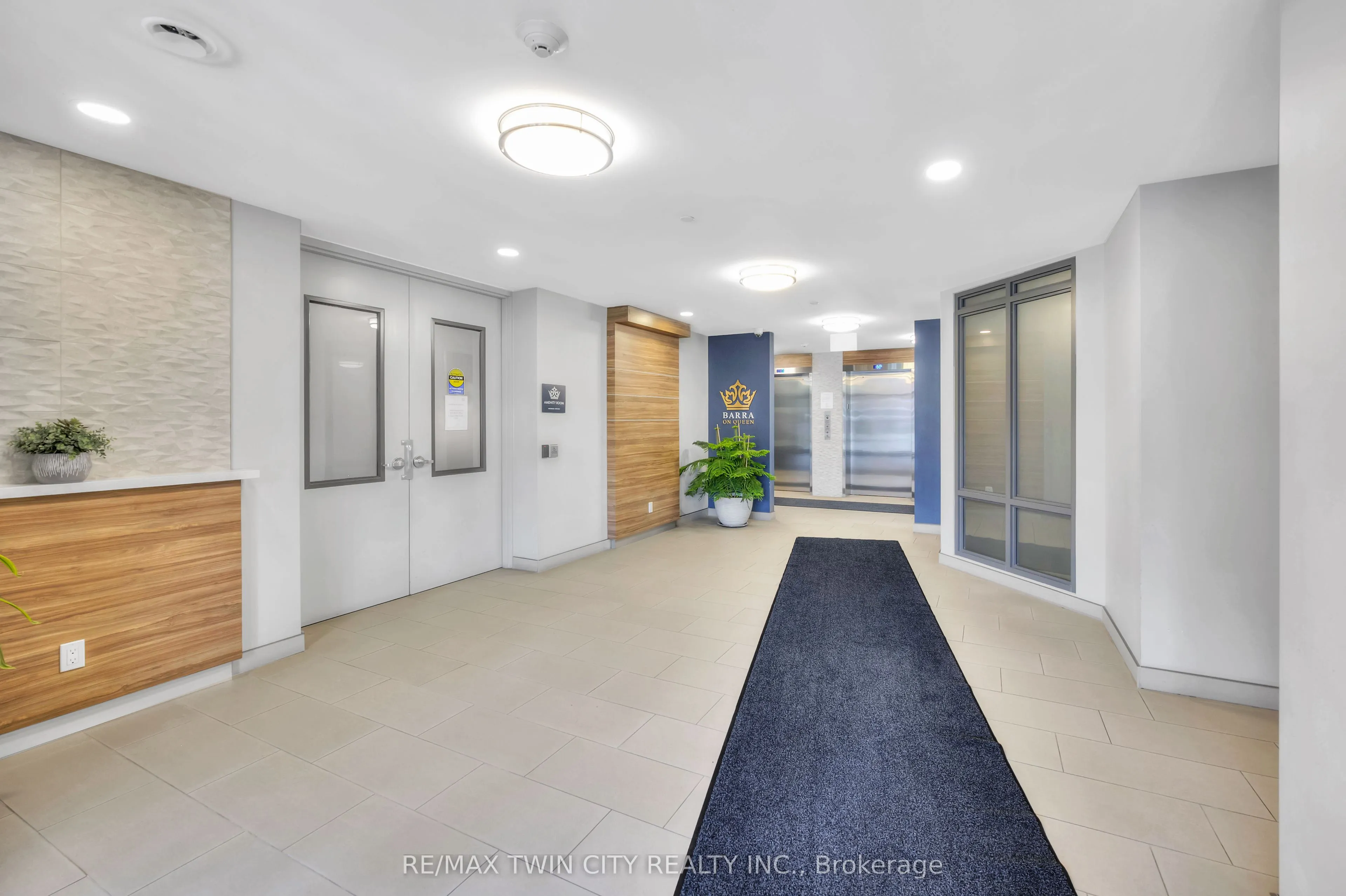 399 Queen Street S, #211