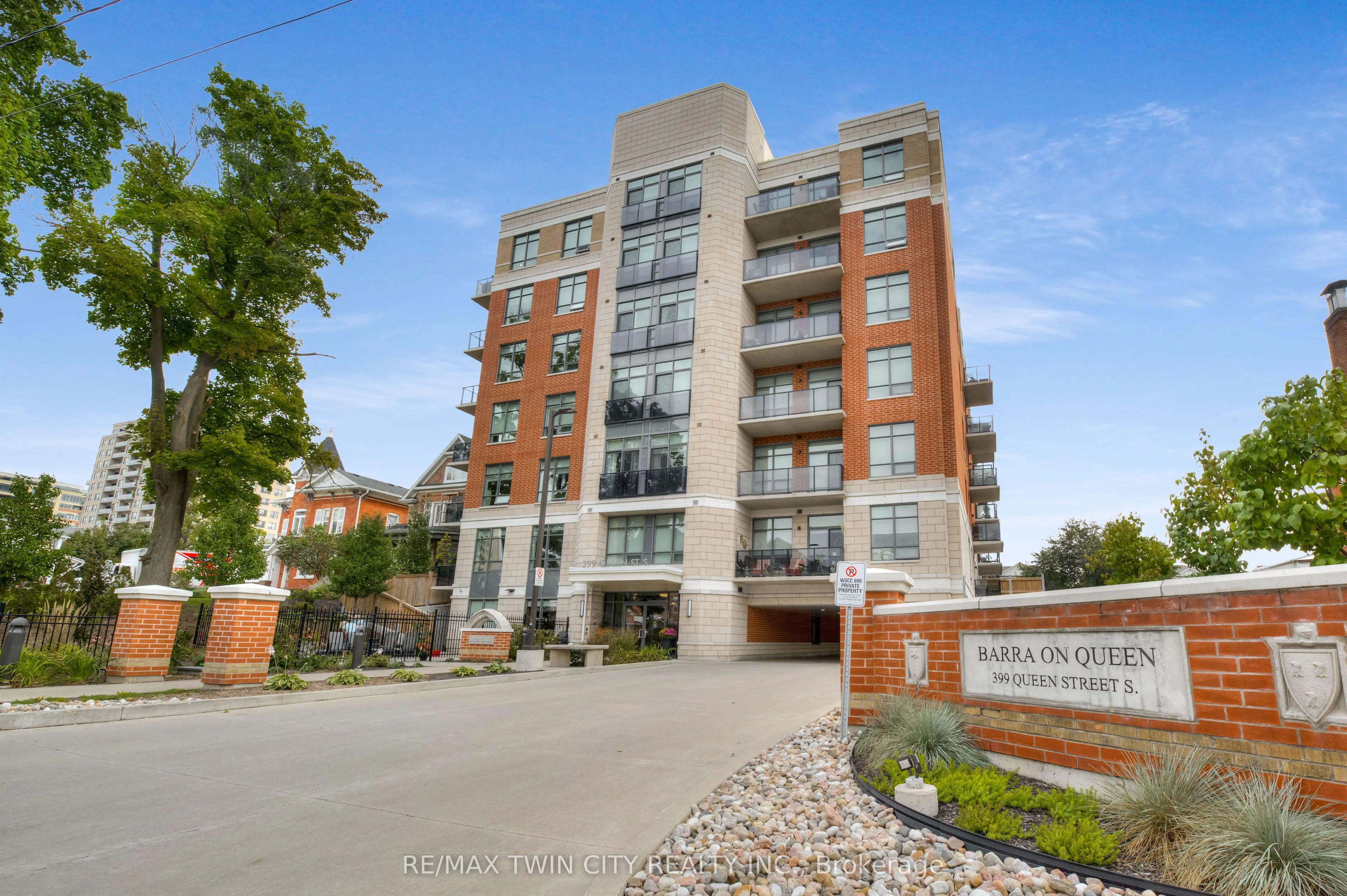 399 Queen Street S, #211