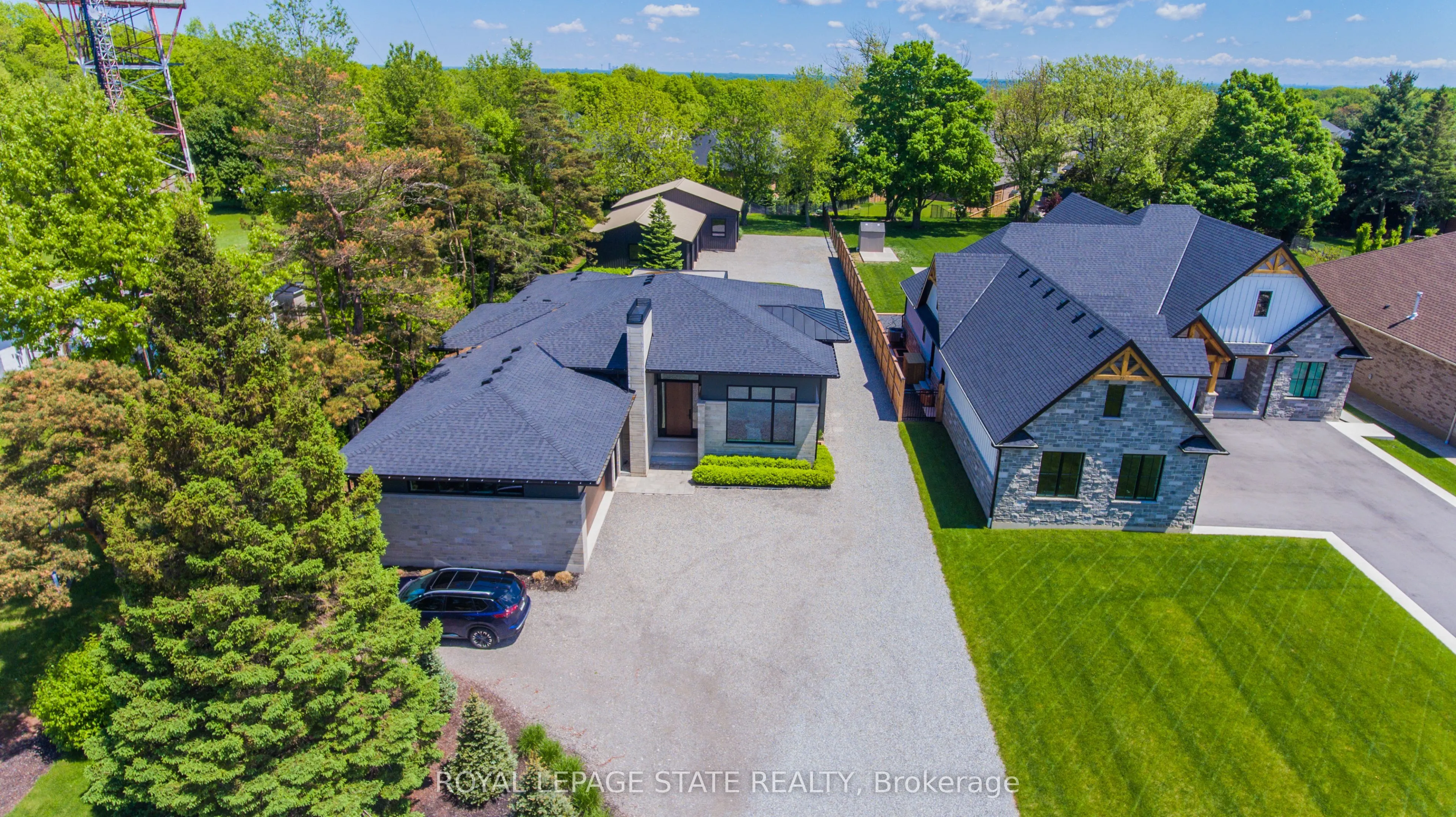1613G Lookout Street