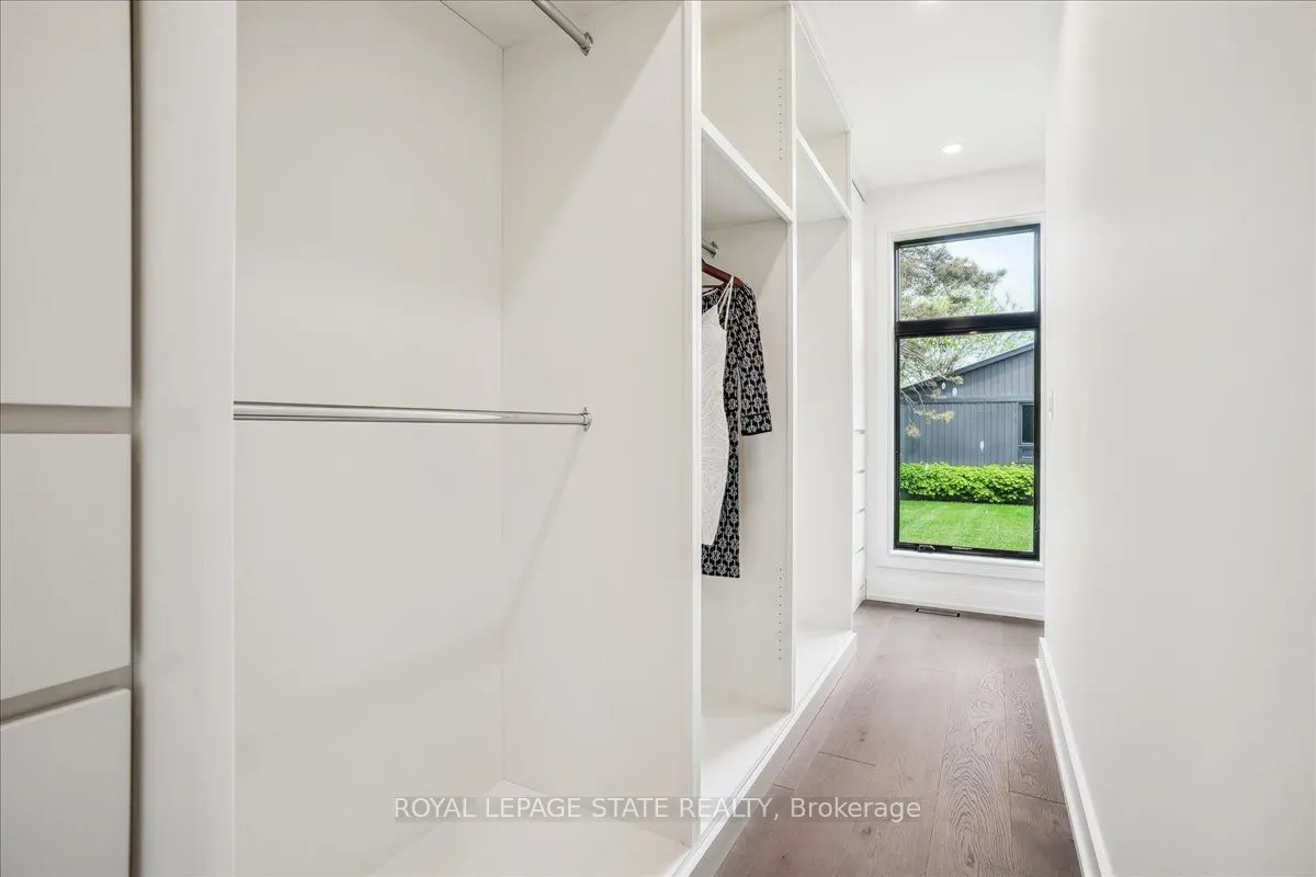 1613G Lookout Street