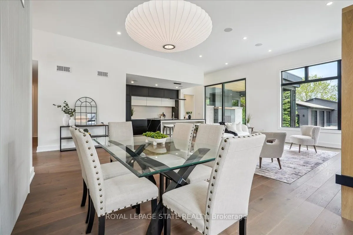 1613G Lookout Street