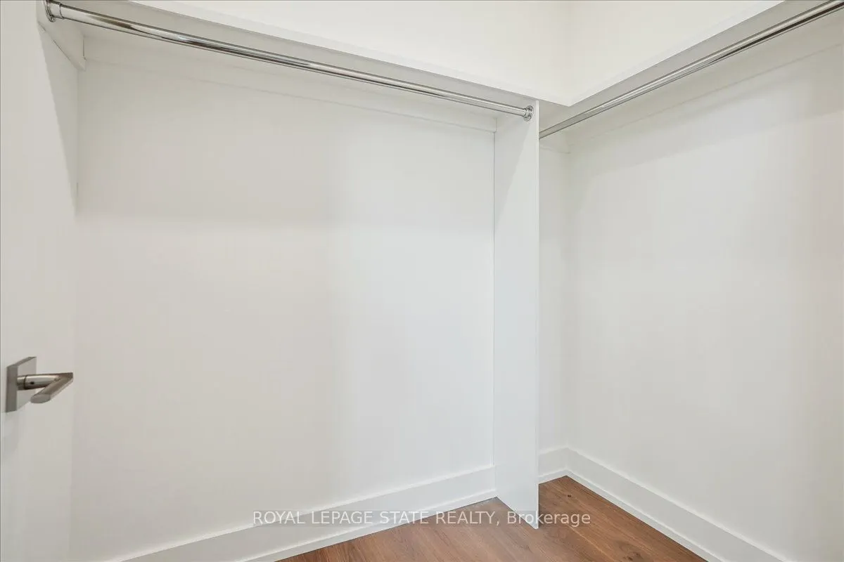 1613G Lookout Street