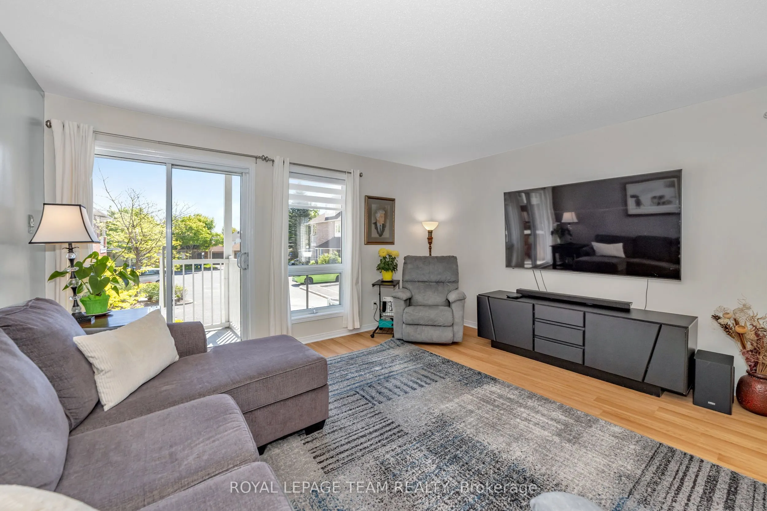 85 Cresthaven Drive #6
