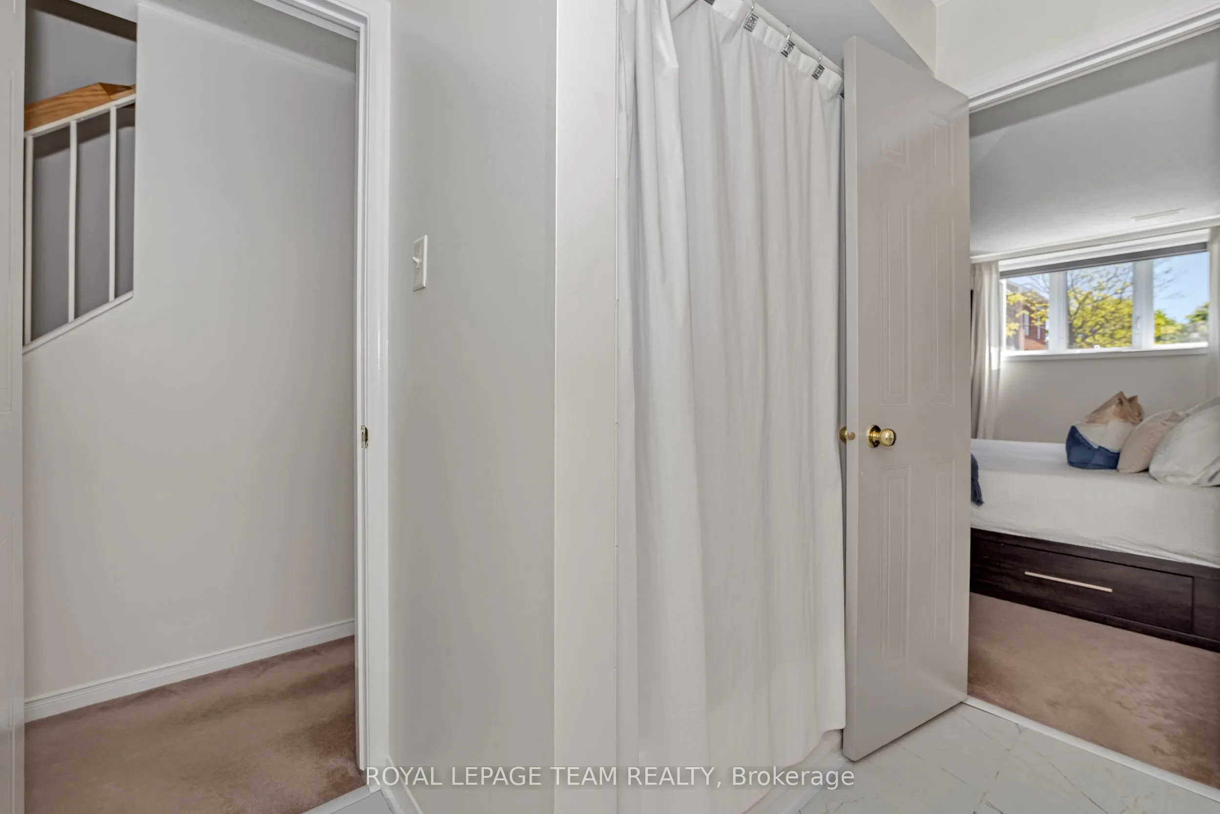 85 Cresthaven Drive #6