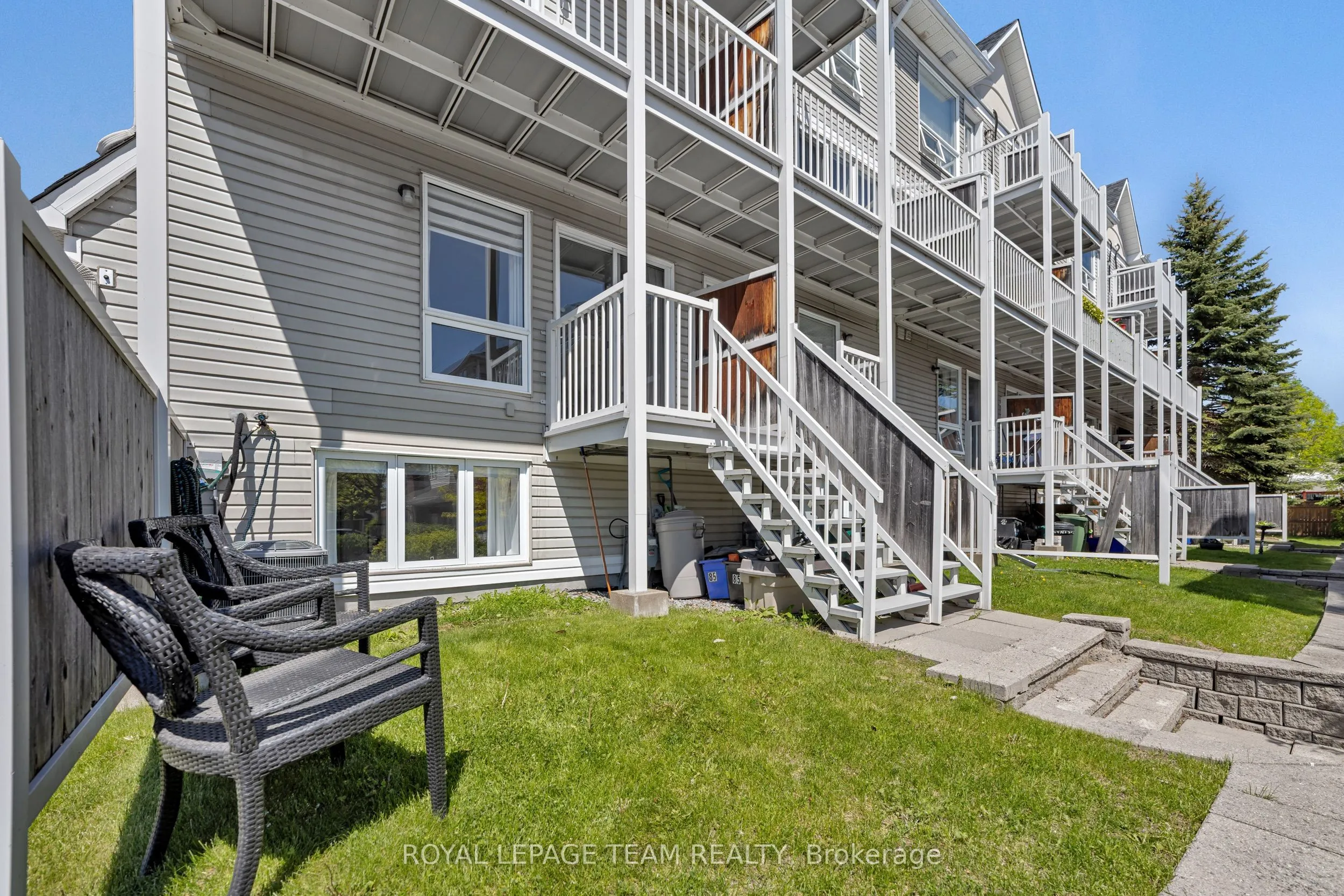 85 Cresthaven Drive #6