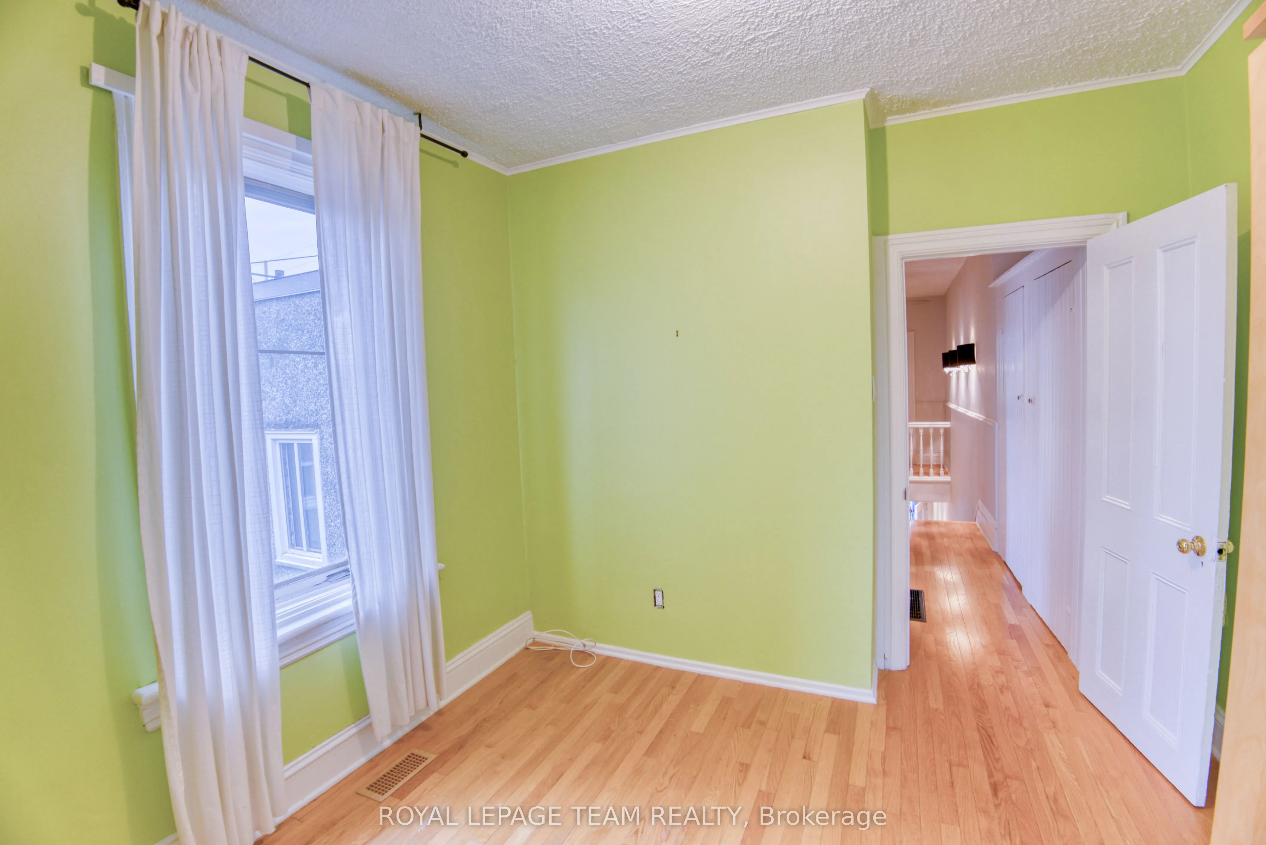 87 Guigues Avenue