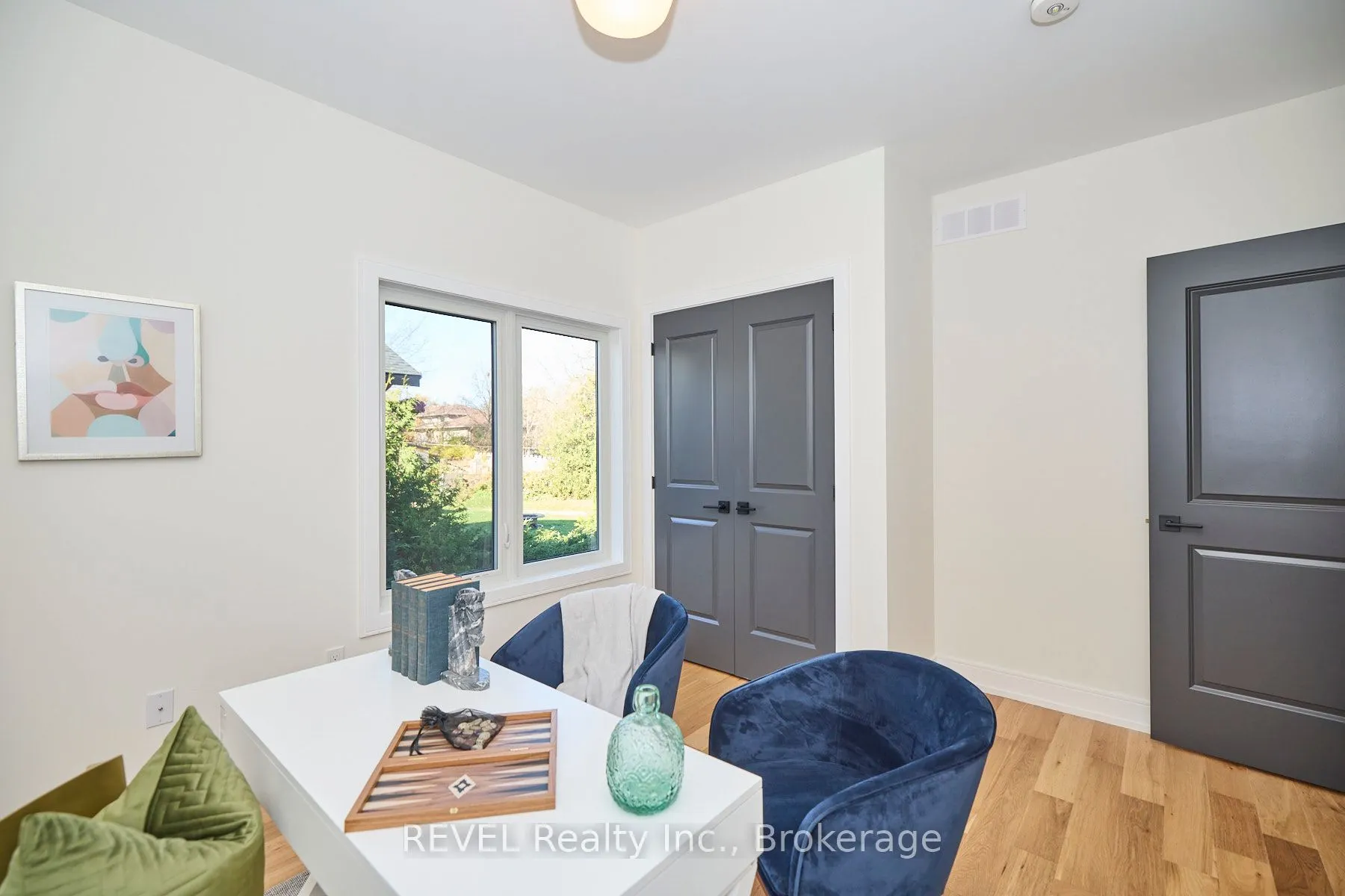 87 Port Robinson Road