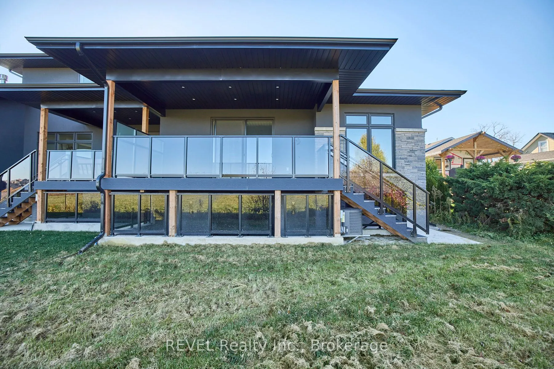 87 Port Robinson Road