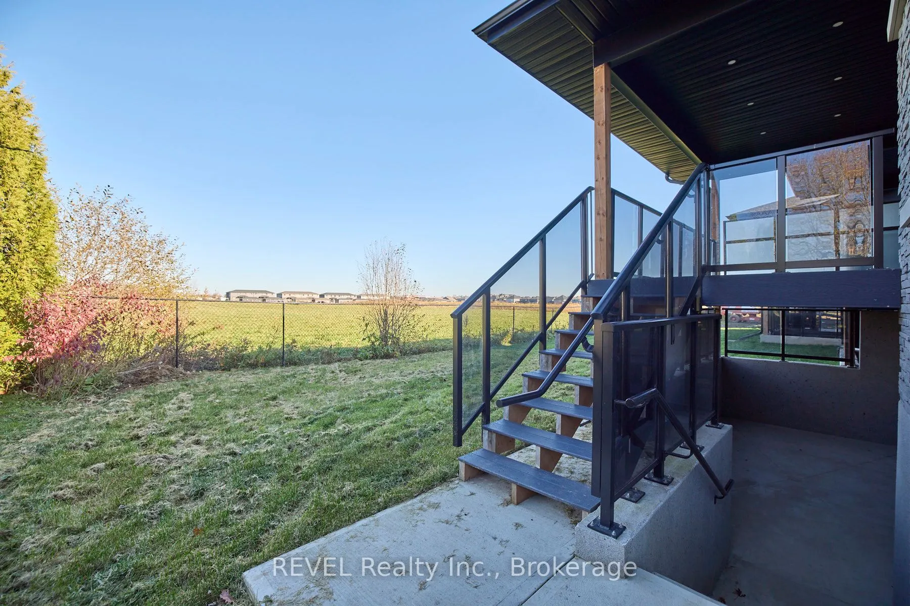 87 Port Robinson Road